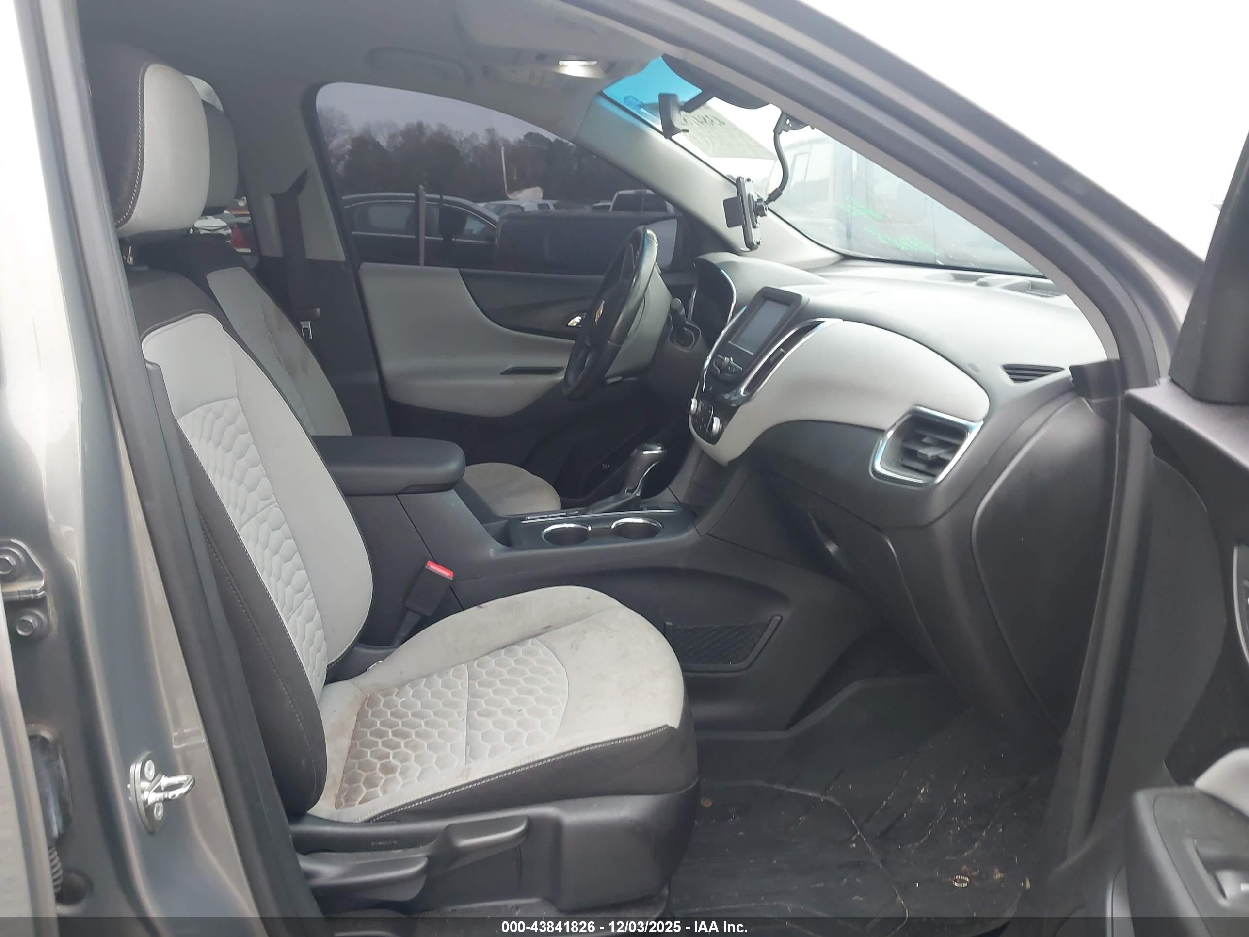 CHEVROLET EQUINOX image 5