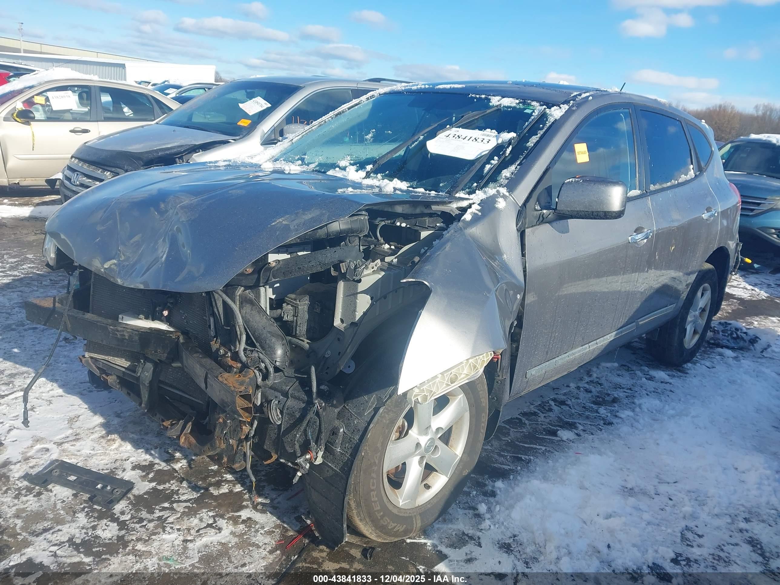 NISSAN ROGUE image 2
