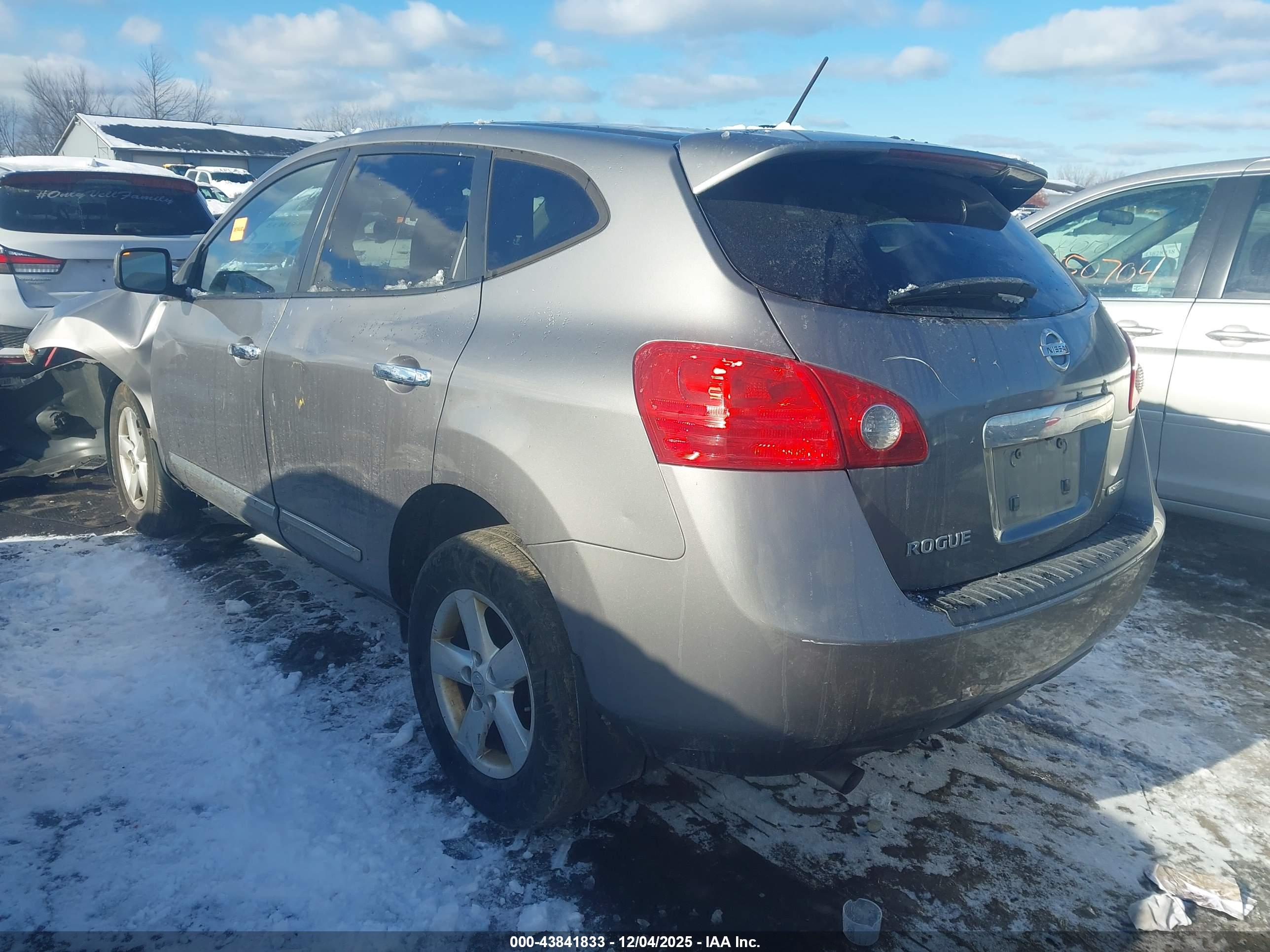 NISSAN ROGUE image 3