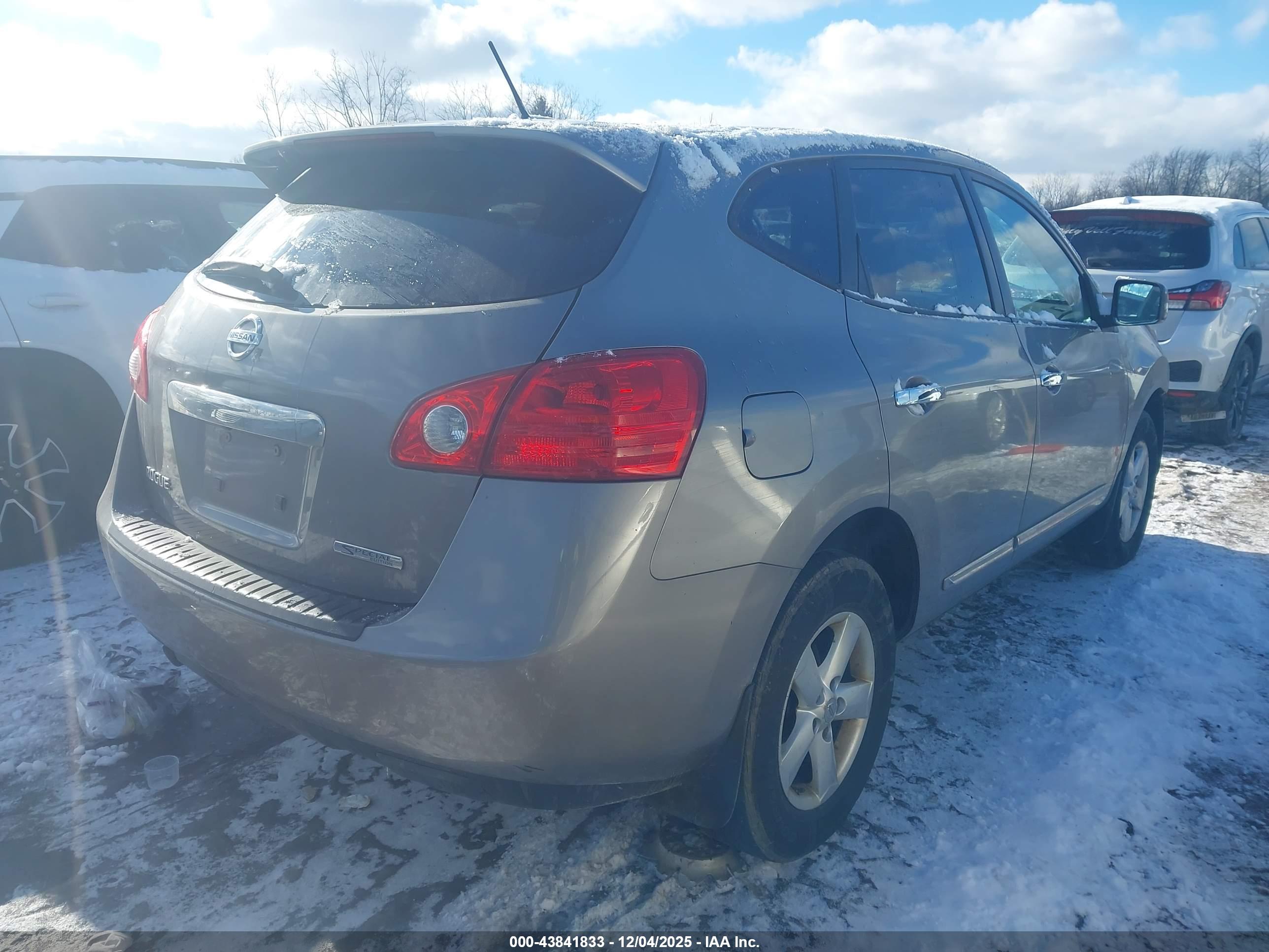NISSAN ROGUE image 4