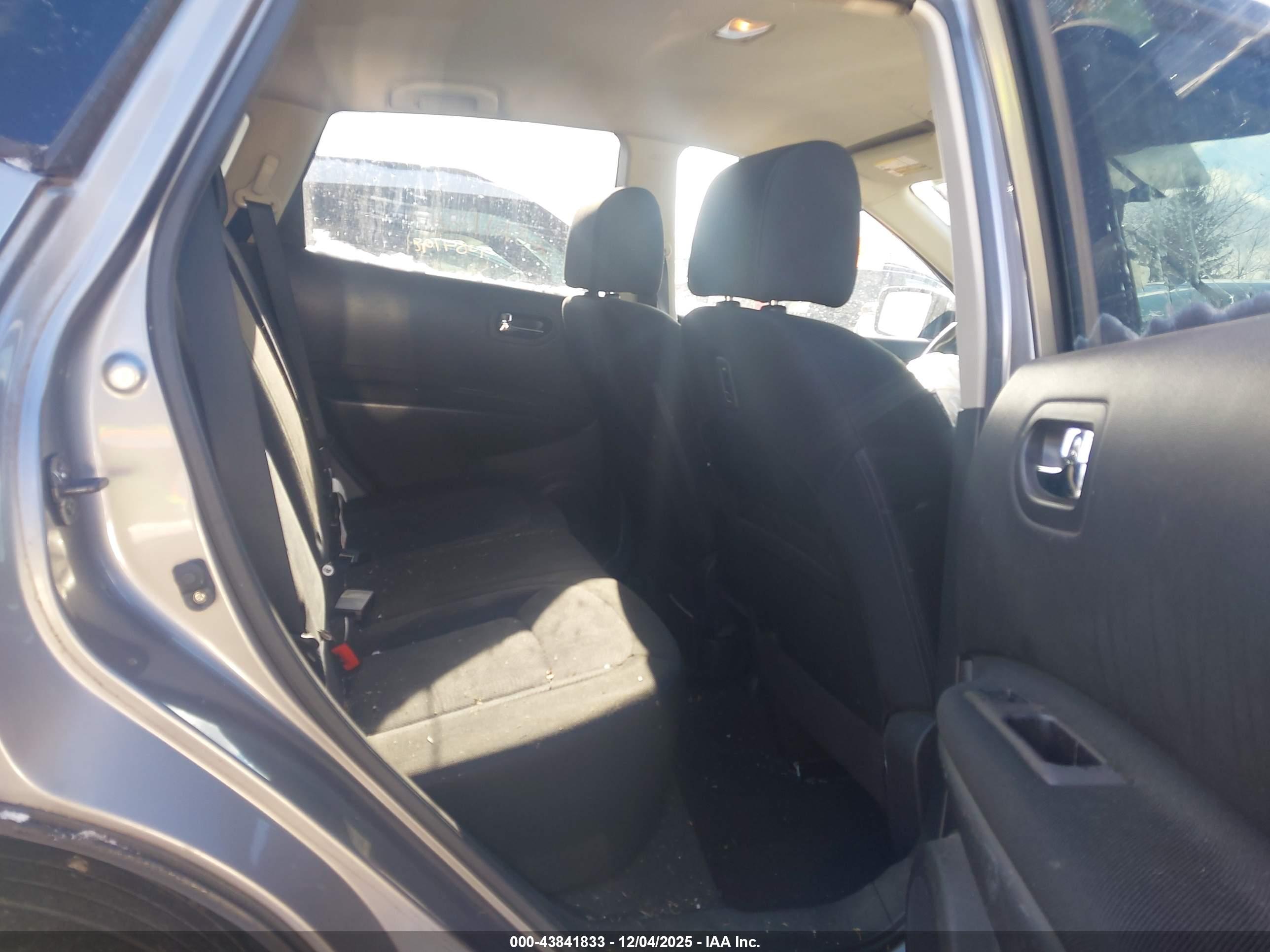 NISSAN ROGUE image 8