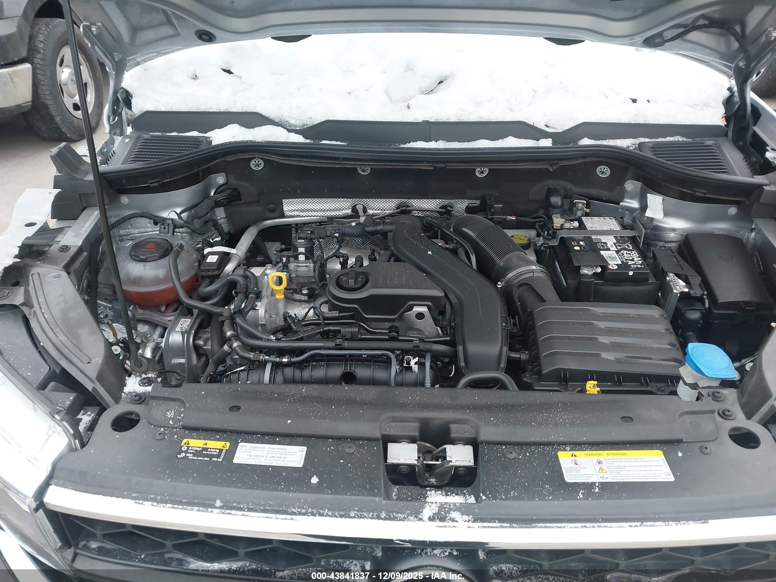 VOLKSWAGEN TAOS image 10