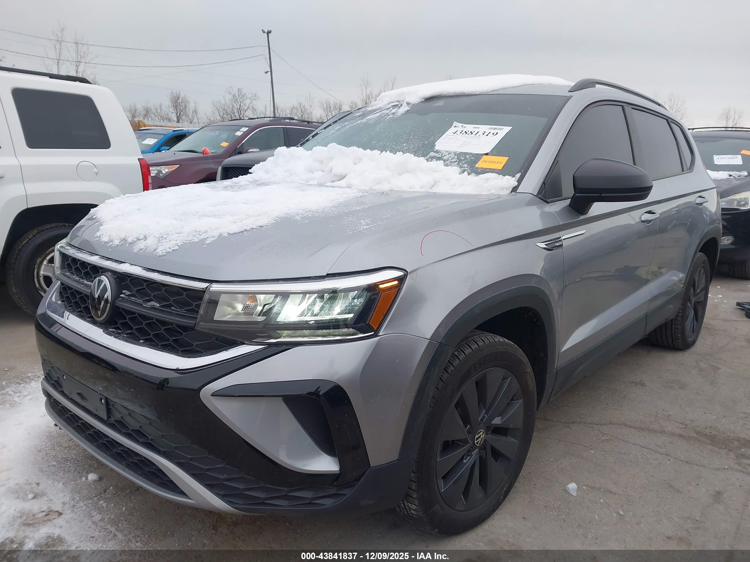 VOLKSWAGEN TAOS image 2