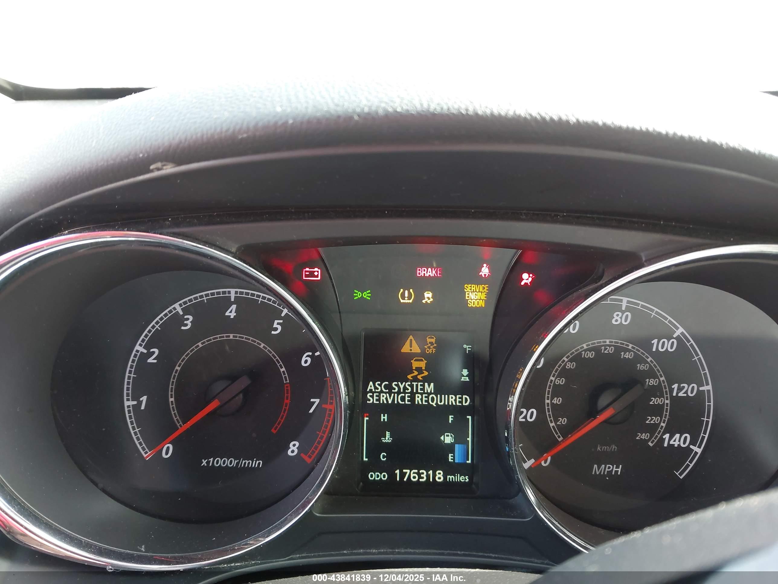 MITSUBISHI OUTLANDER image 7