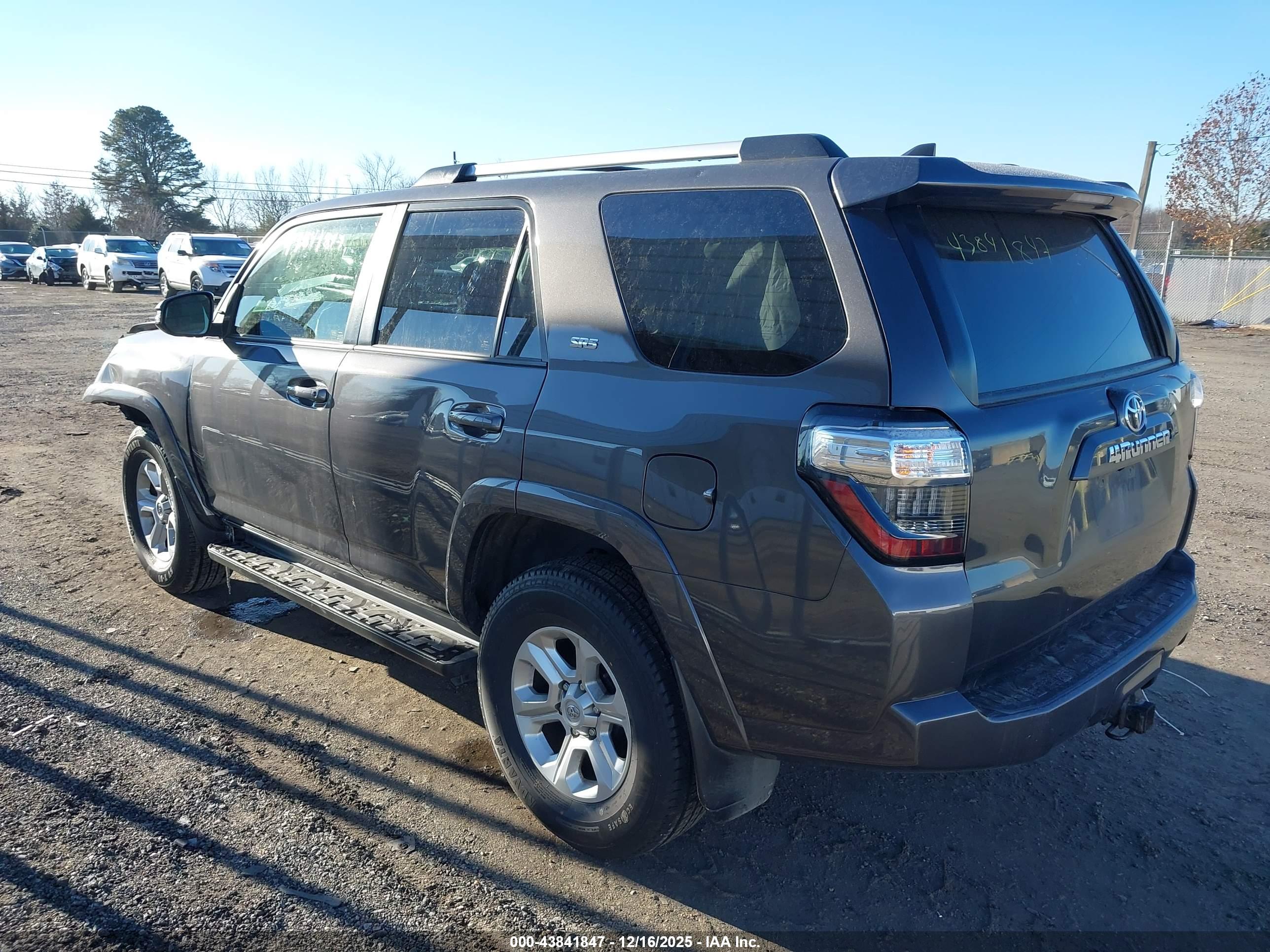 TOYOTA 4RUNNER image 3