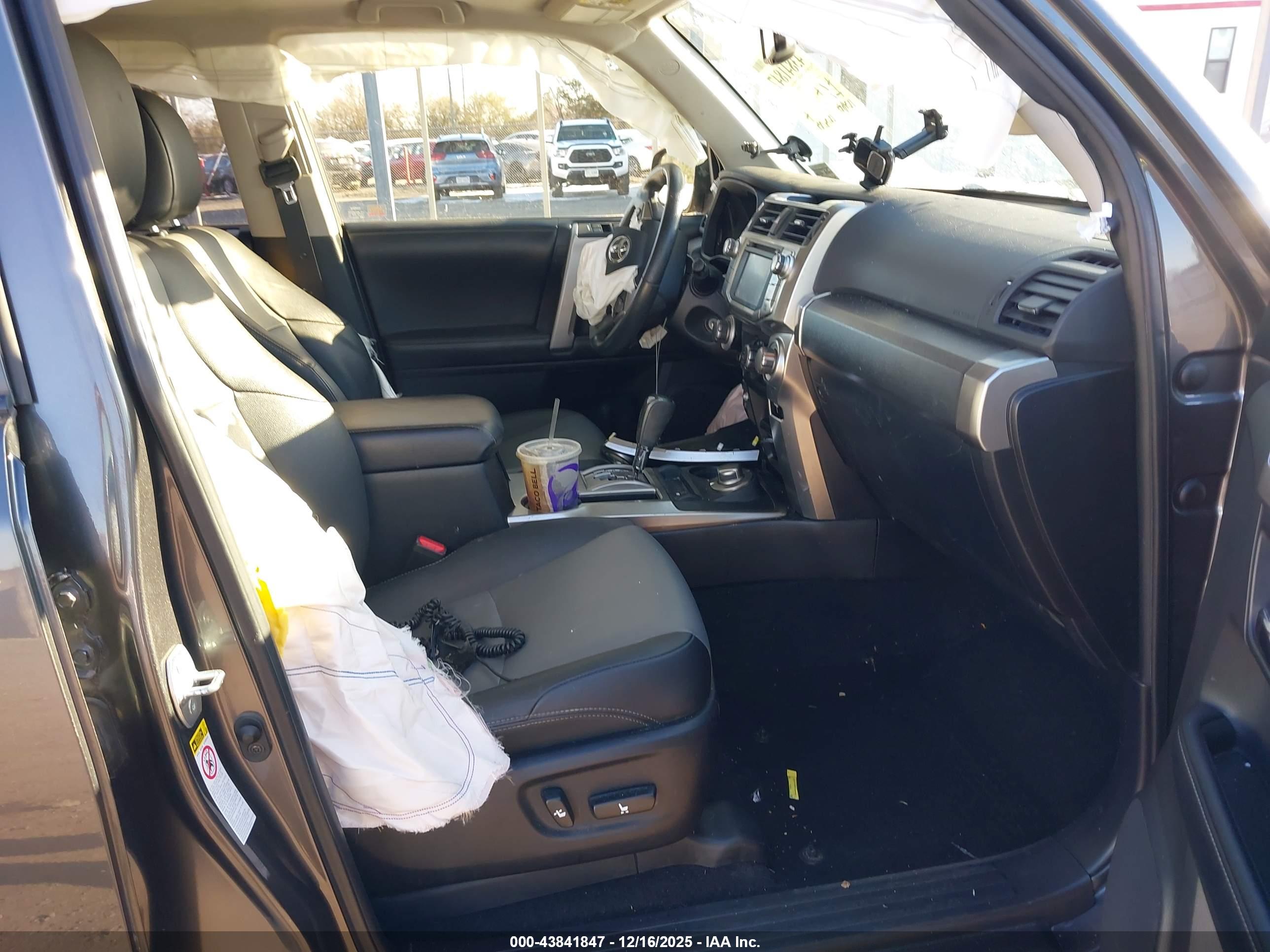 TOYOTA 4RUNNER image 5