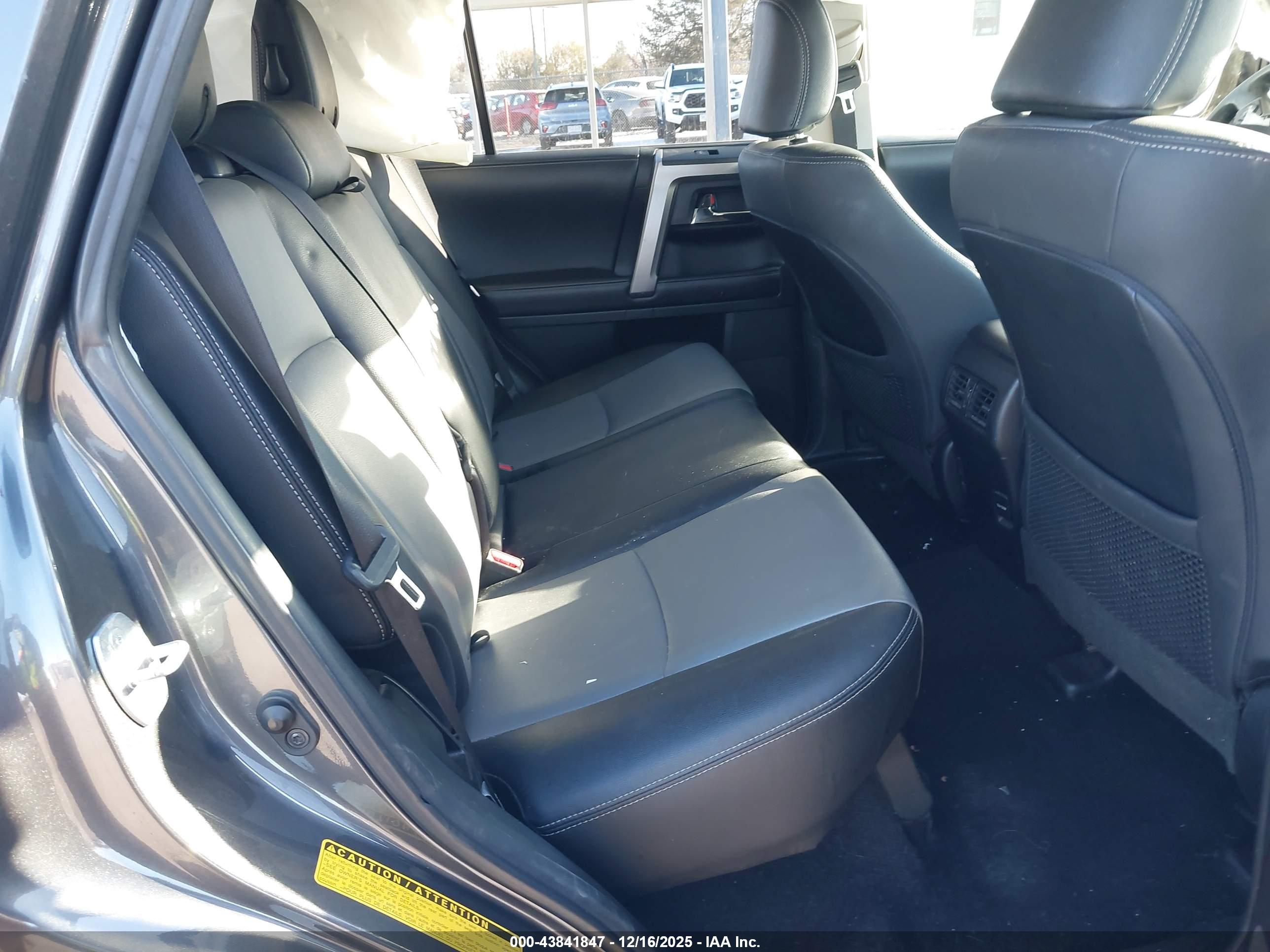 TOYOTA 4RUNNER image 8