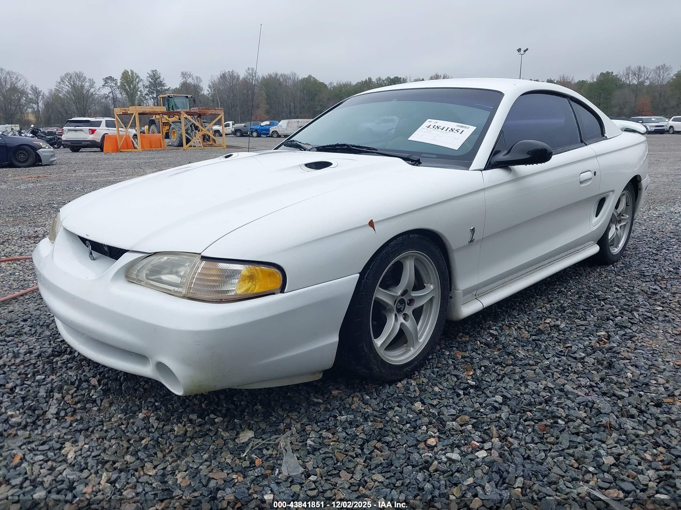 FORD MUSTANG image 2