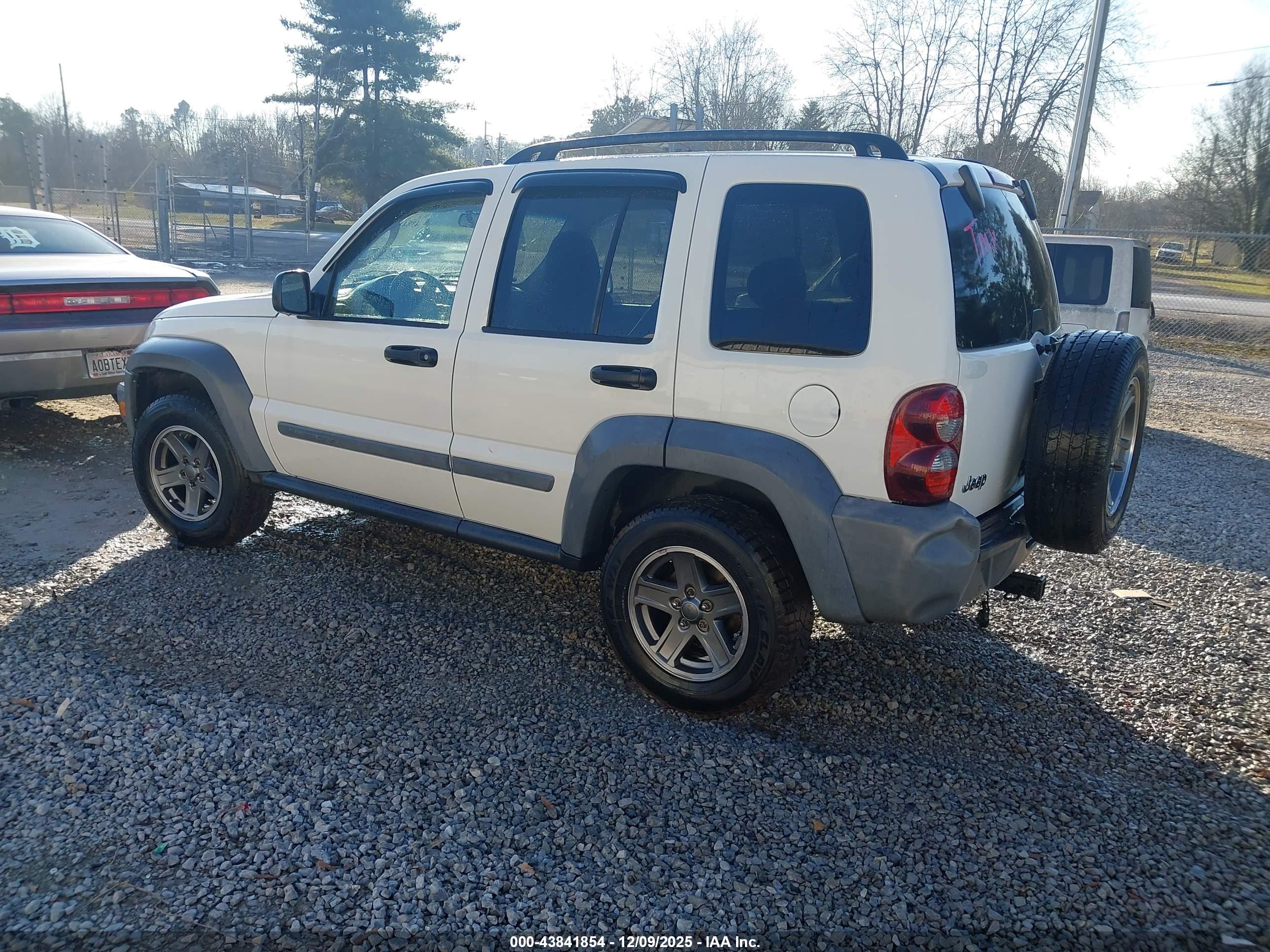 JEEP LIBERTY image 3