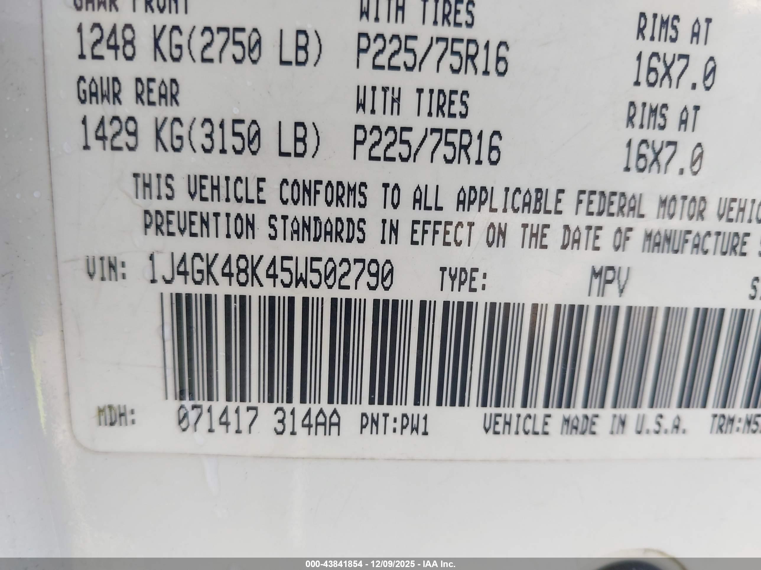 JEEP LIBERTY image 9