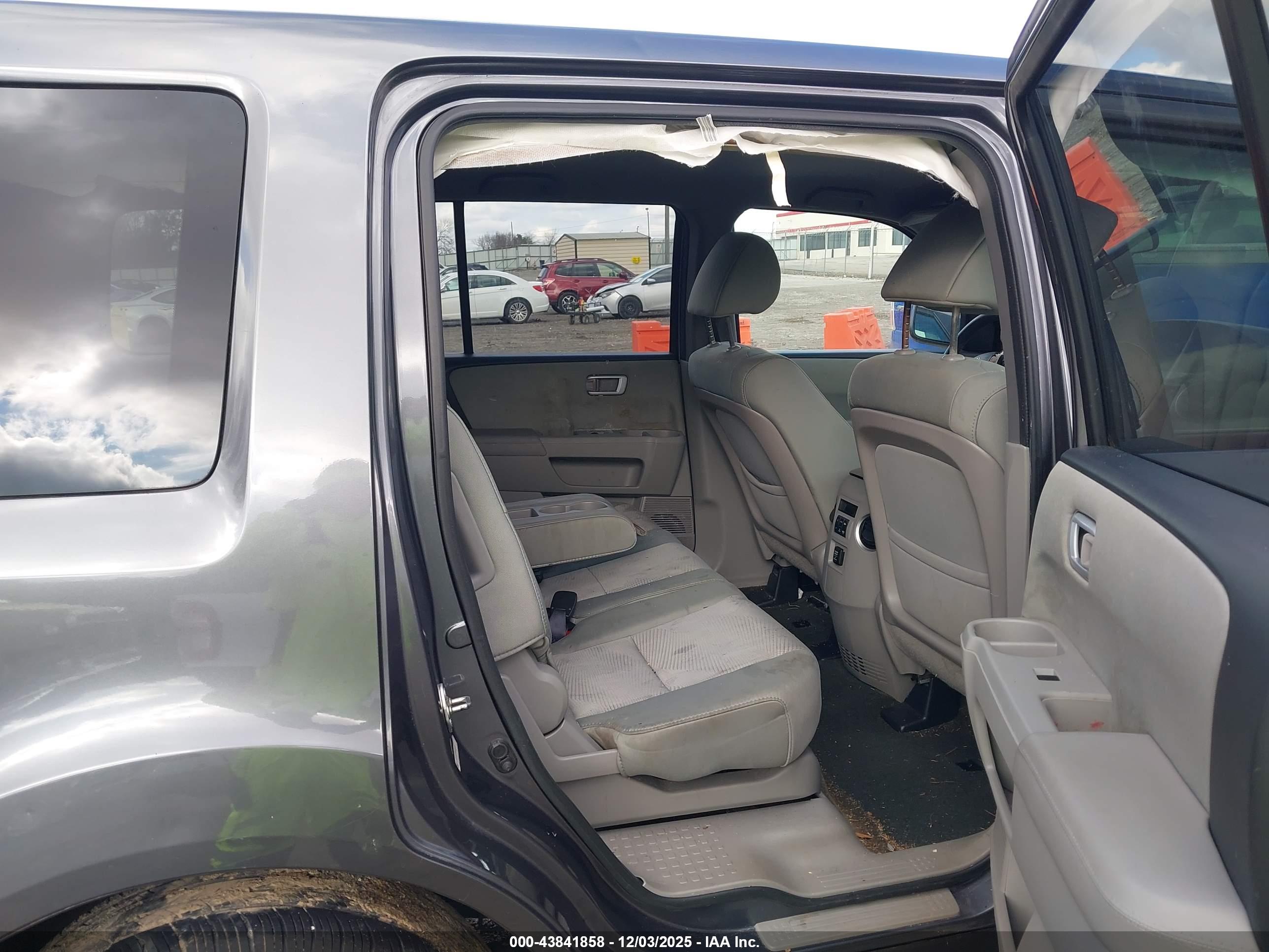 HONDA PILOT image 8