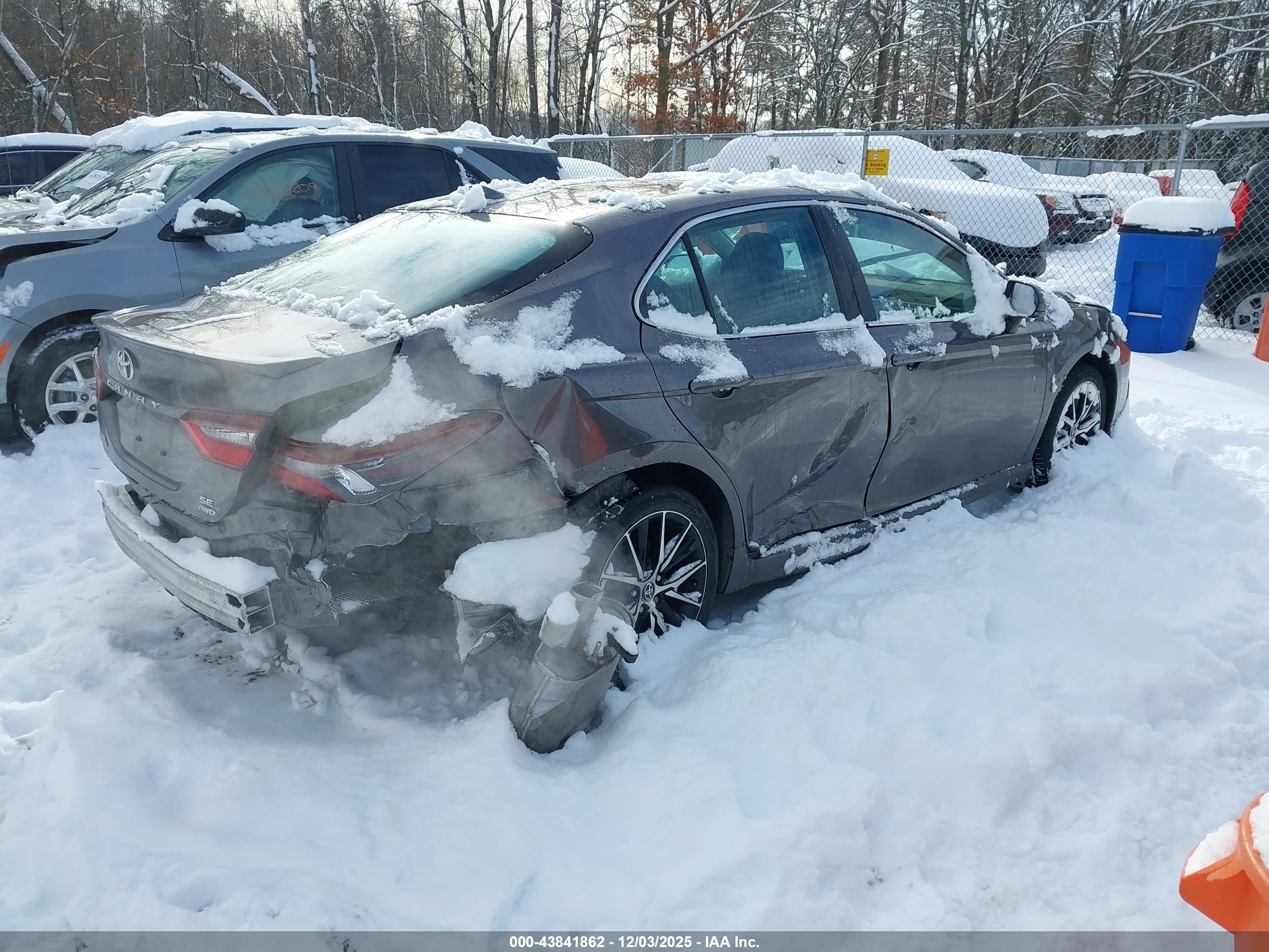 TOYOTA CAMRY image 4