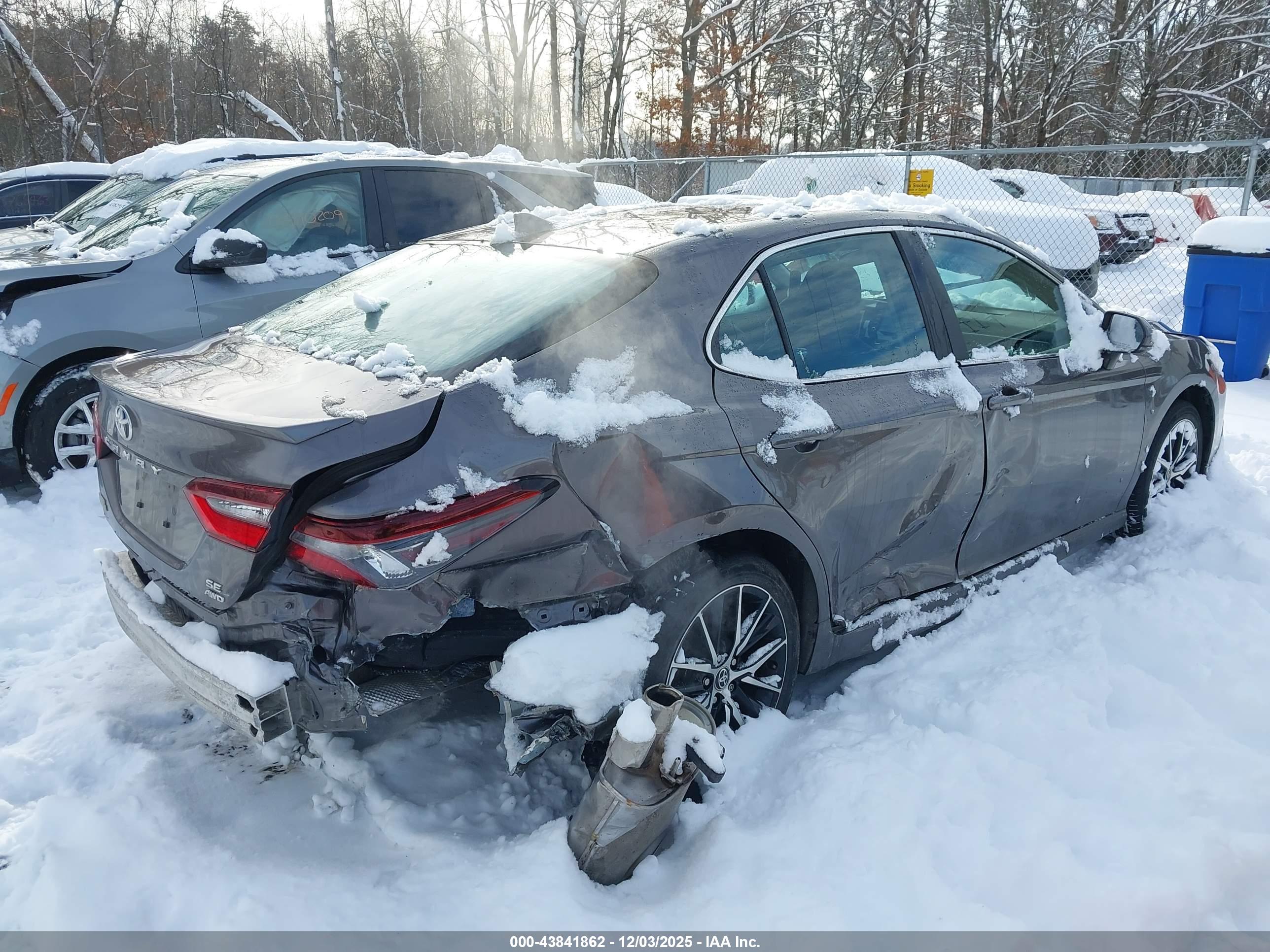 TOYOTA CAMRY image 6