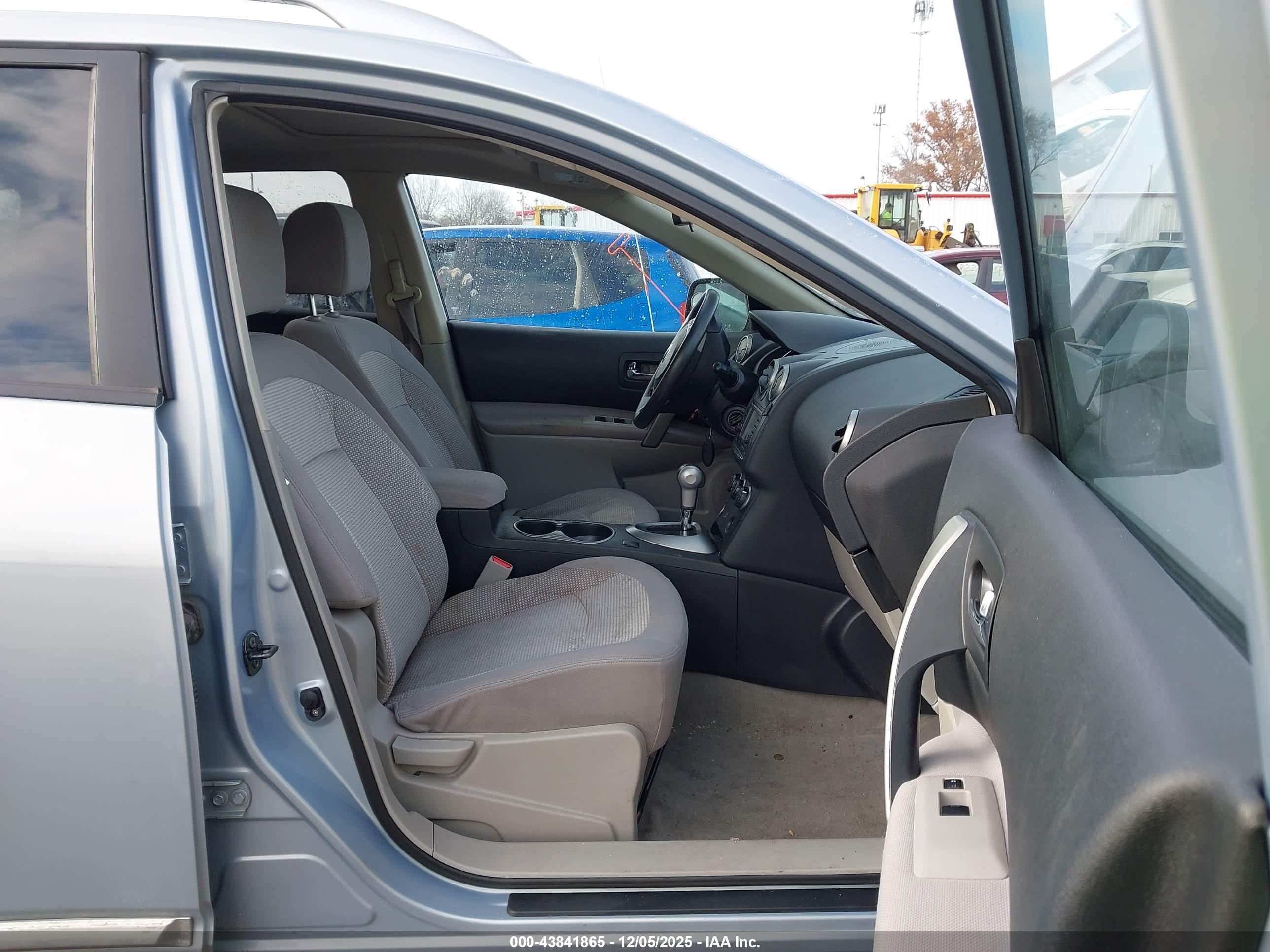 NISSAN ROGUE image 5