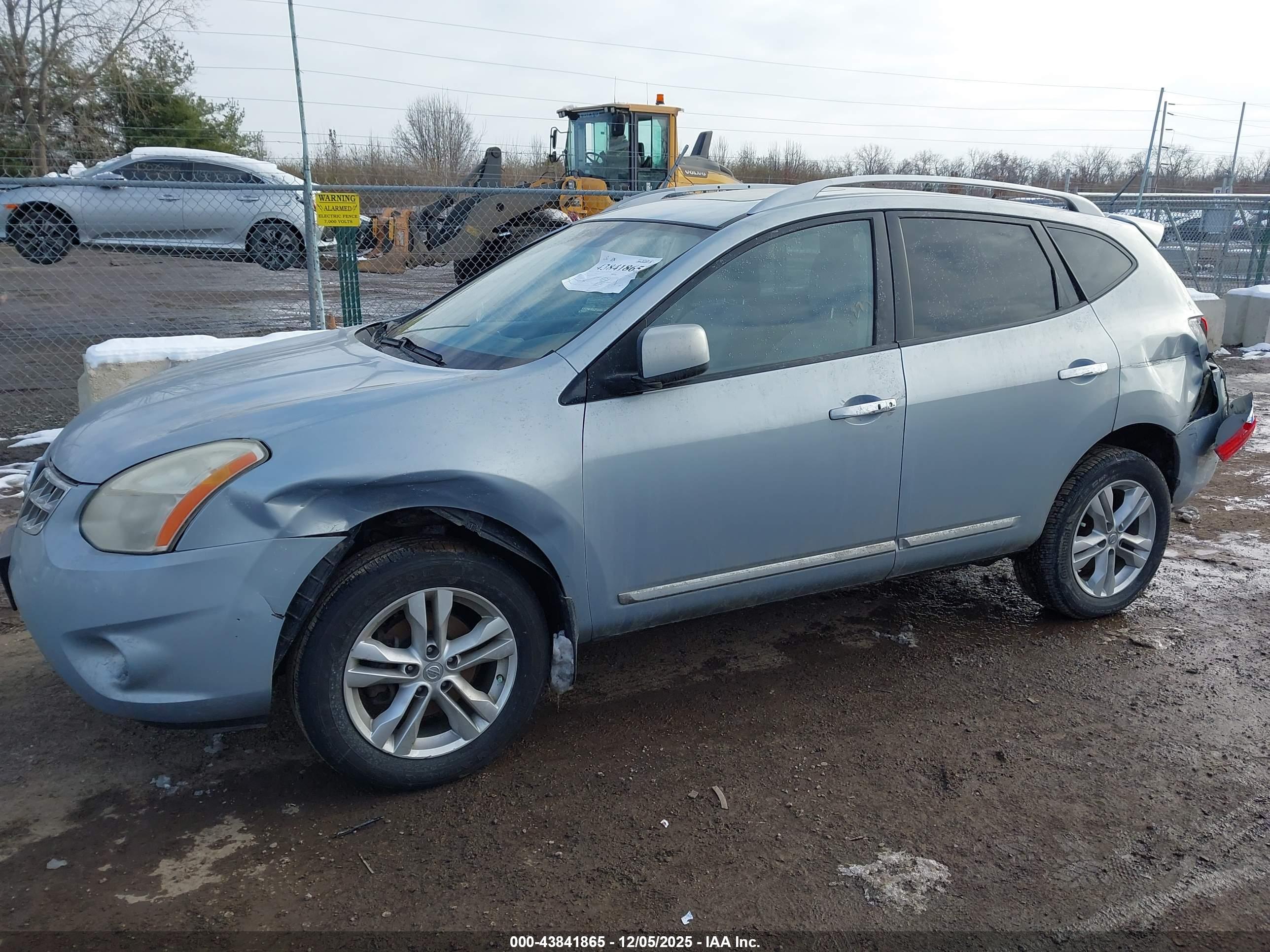 NISSAN ROGUE image 6