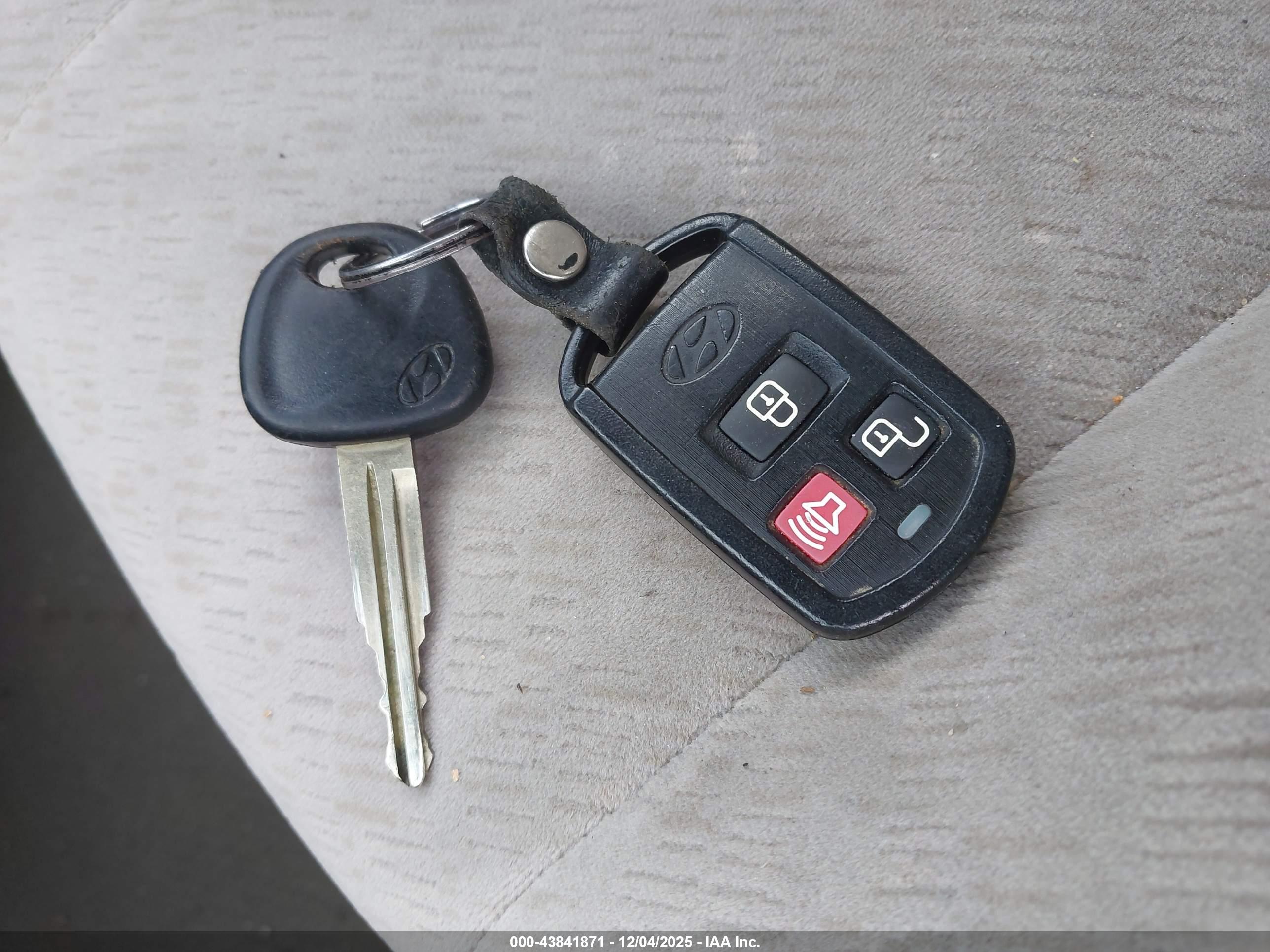 HYUNDAI ELANTRA image 11