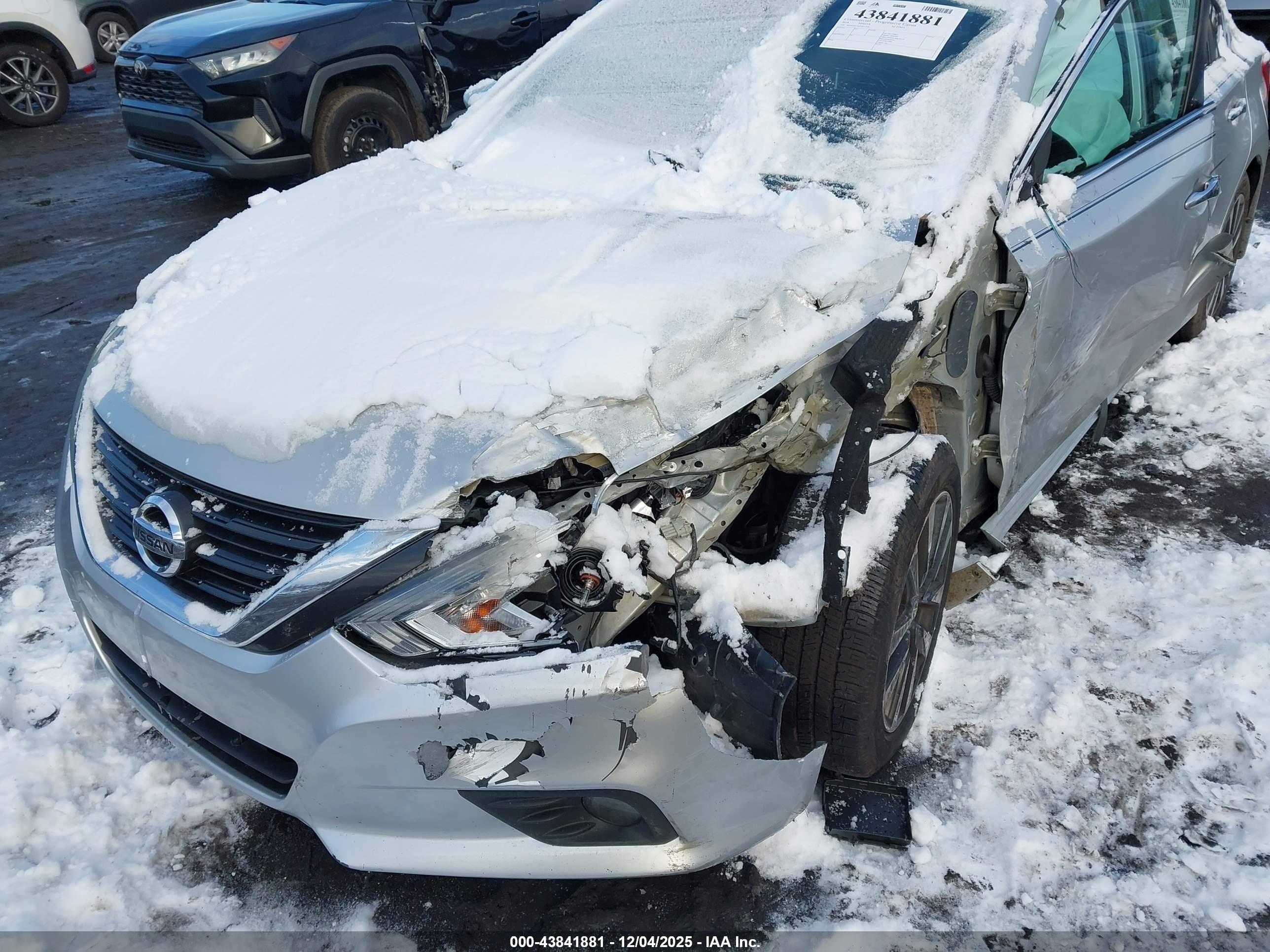 NISSAN ALTIMA image 6