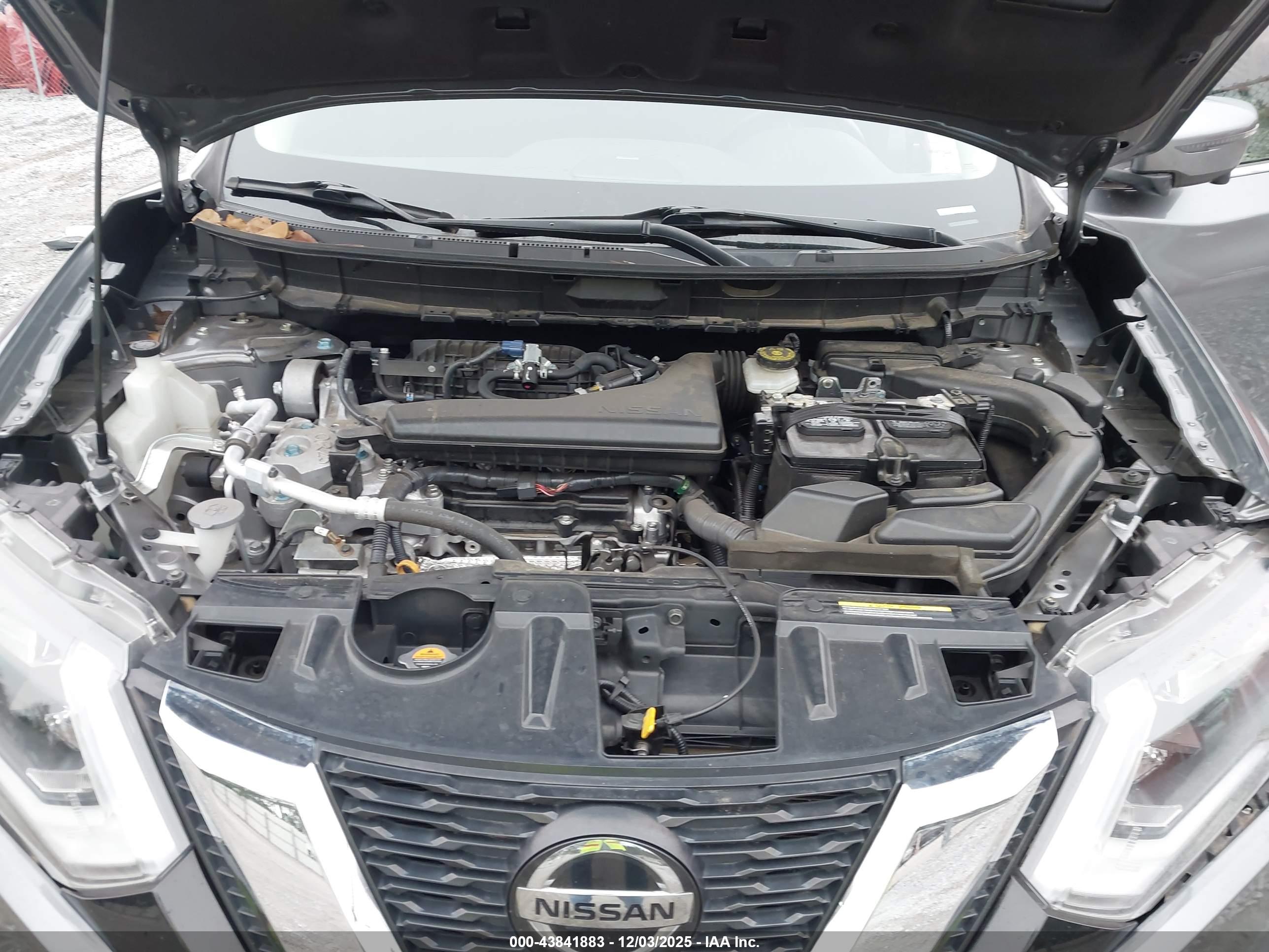 NISSAN ROGUE image 10