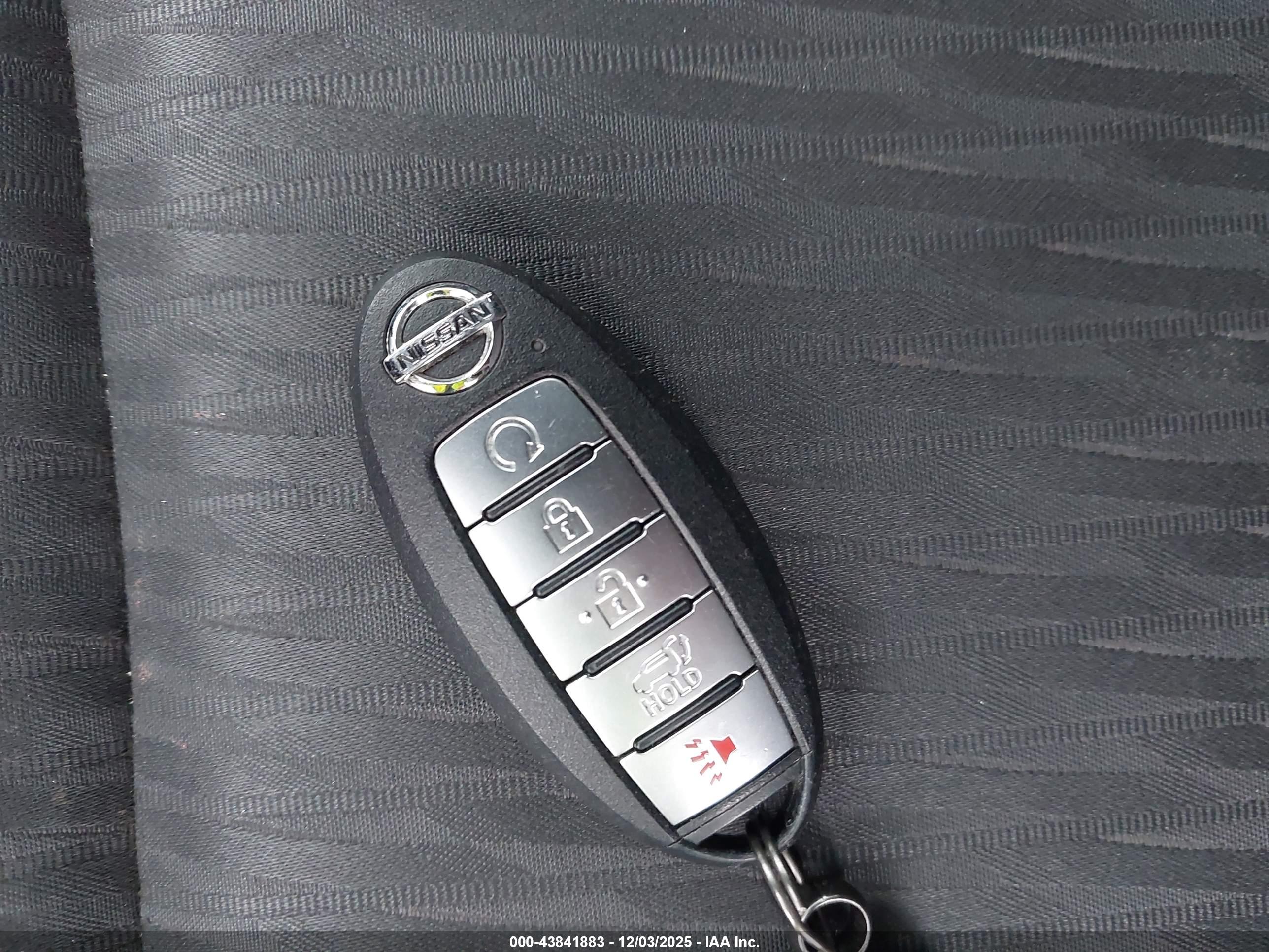 NISSAN ROGUE image 11