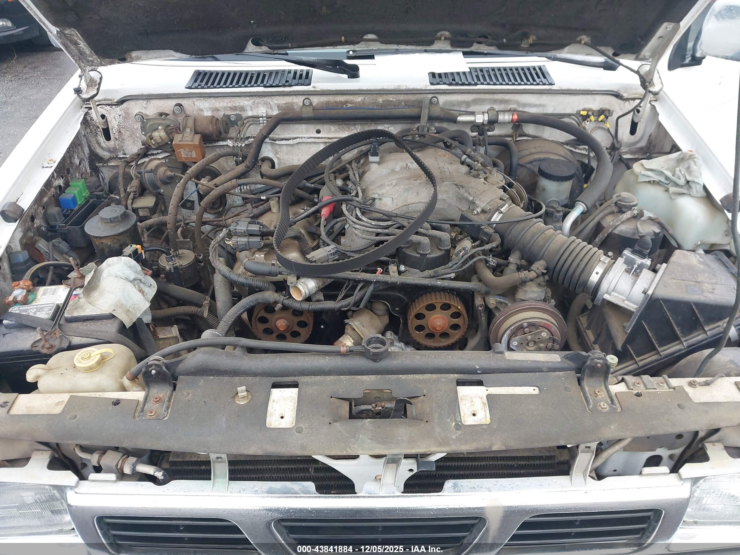 NISSAN TRUCK image 10