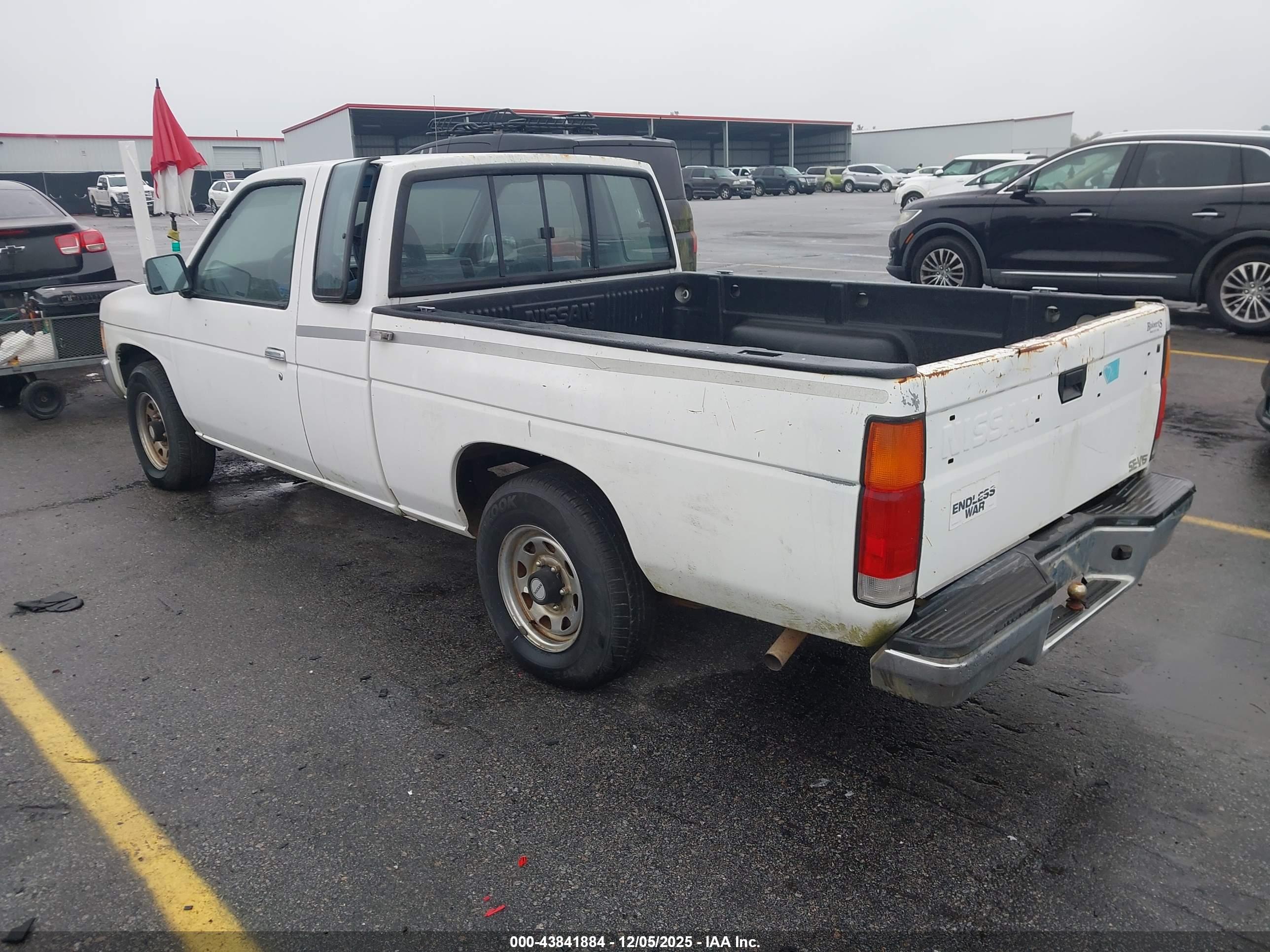 NISSAN TRUCK image 3