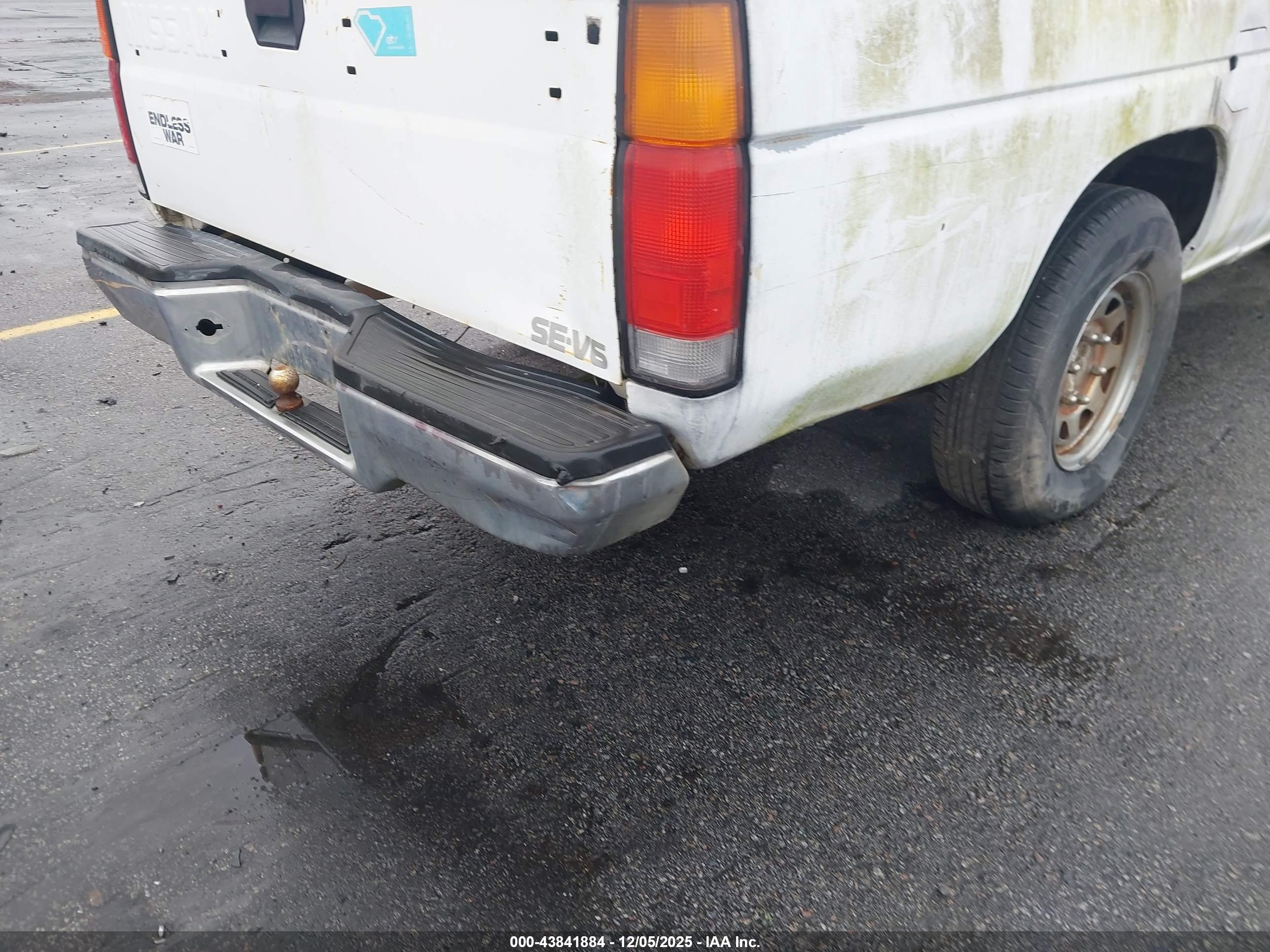 NISSAN TRUCK image 6