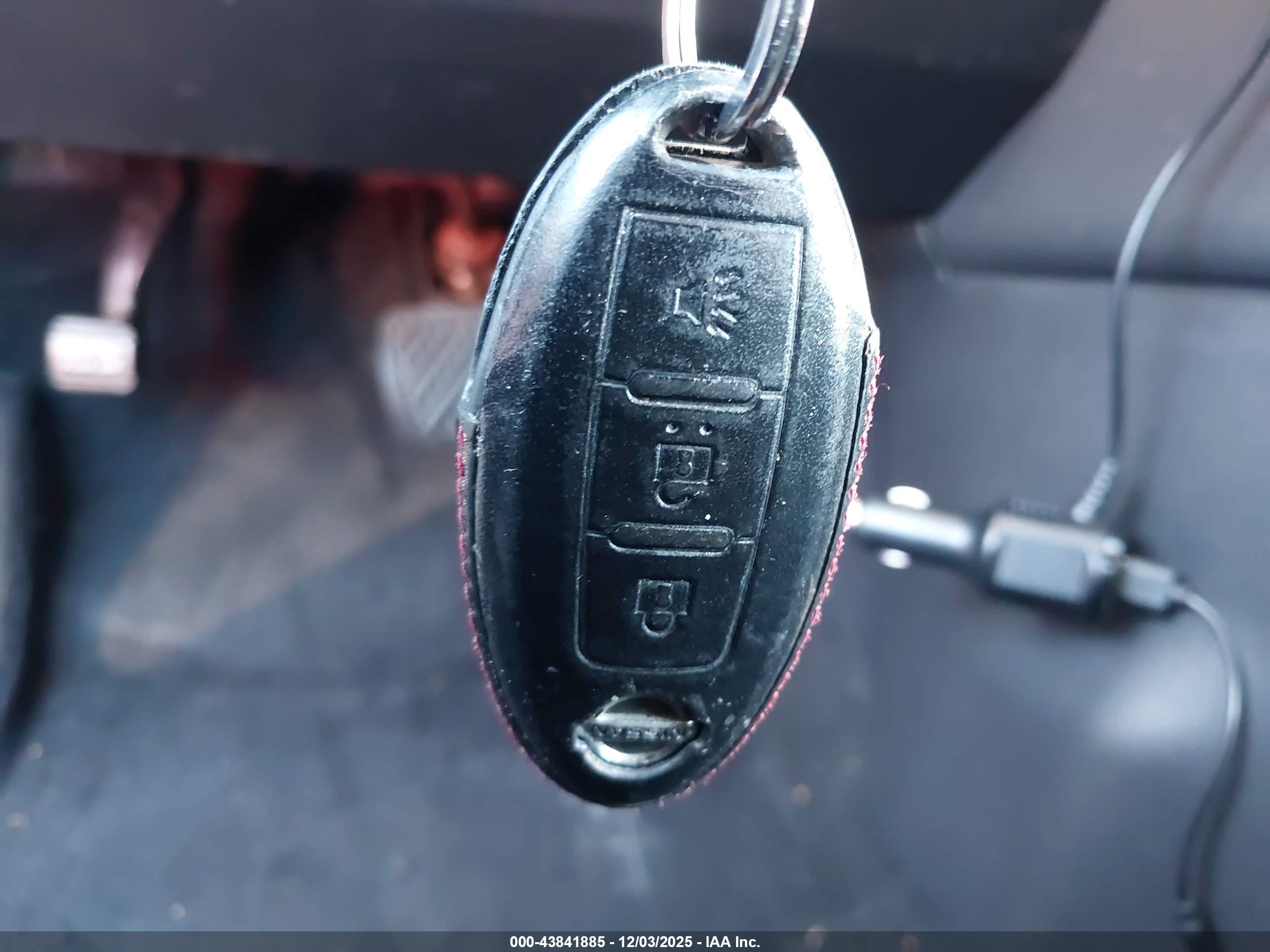 NISSAN ROGUE image 11