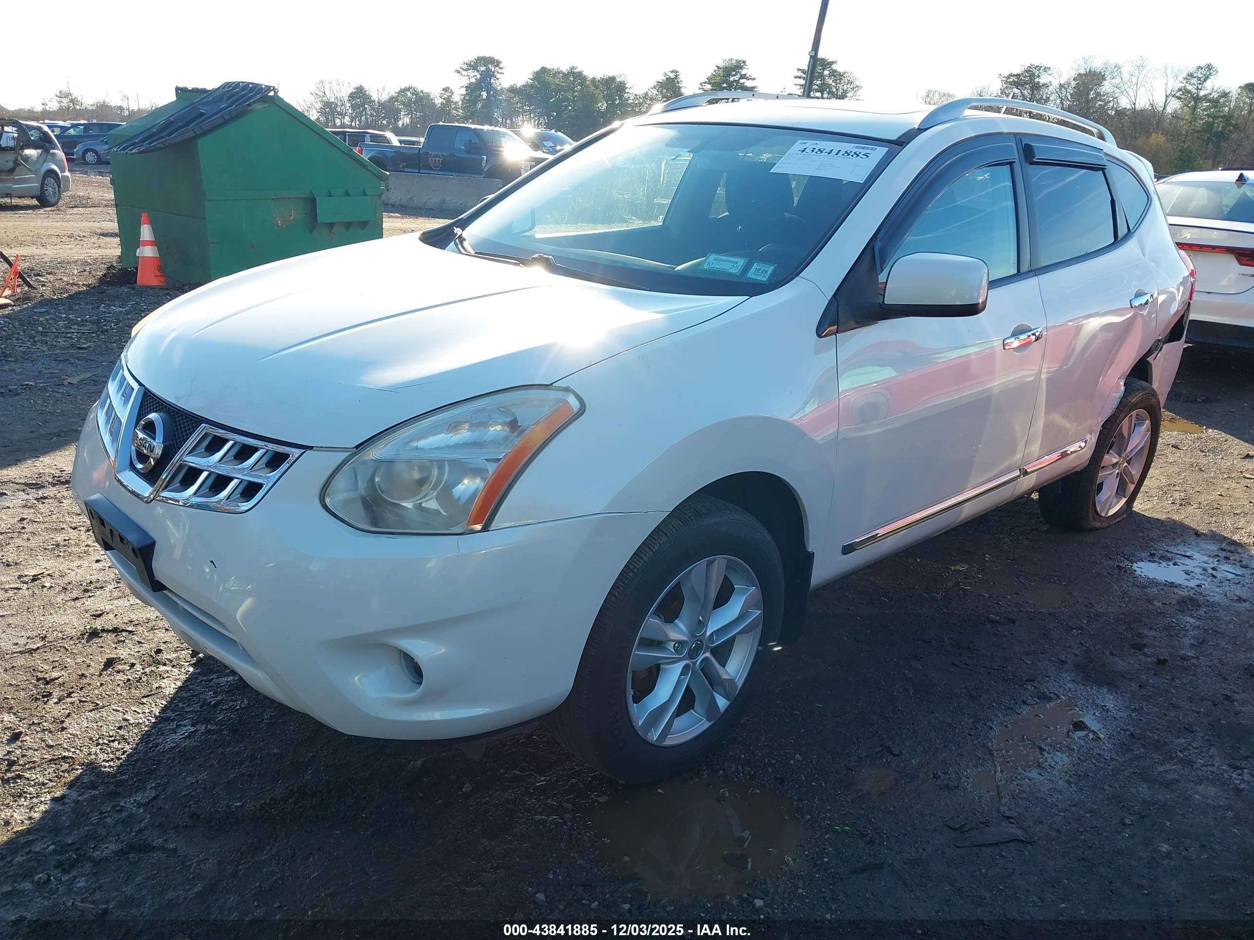 NISSAN ROGUE image 2