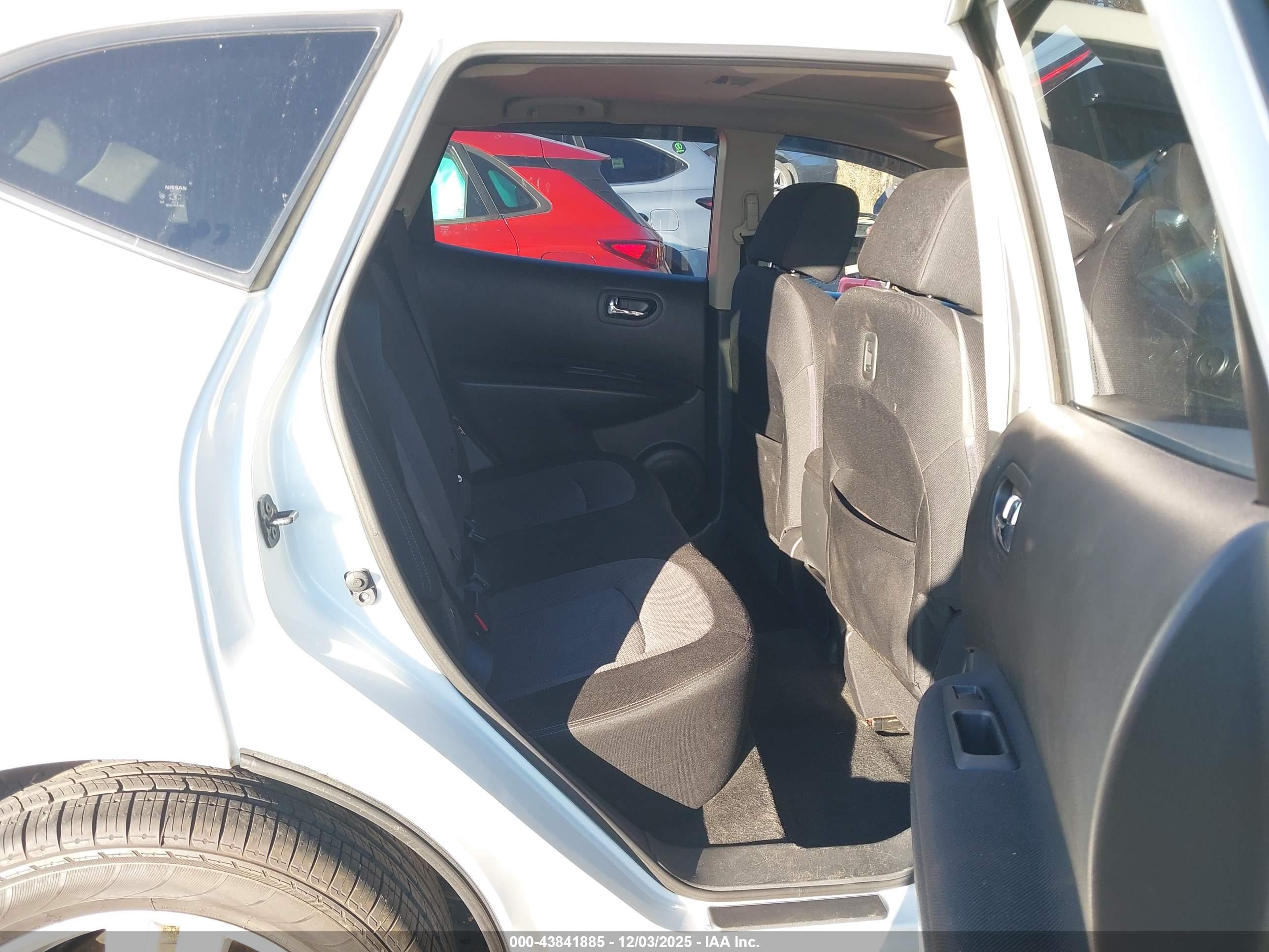 NISSAN ROGUE image 8