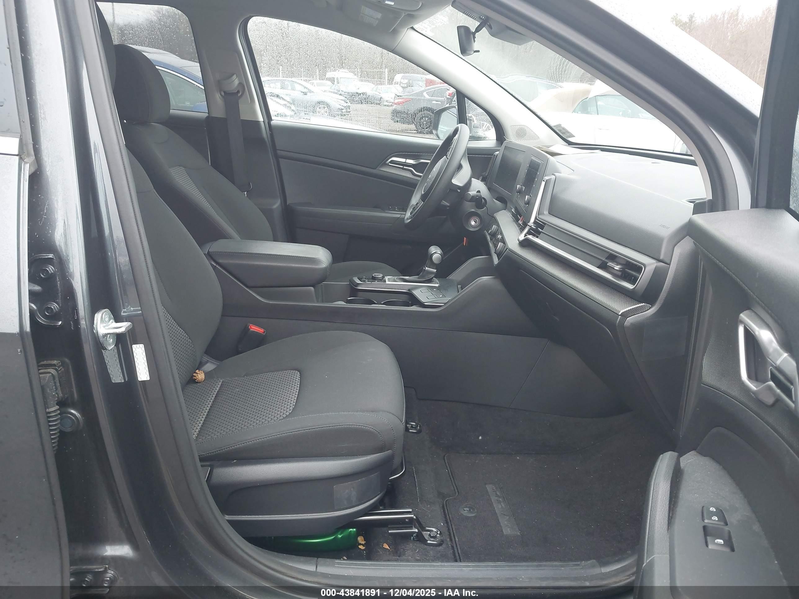 KIA SPORTAGE image 5