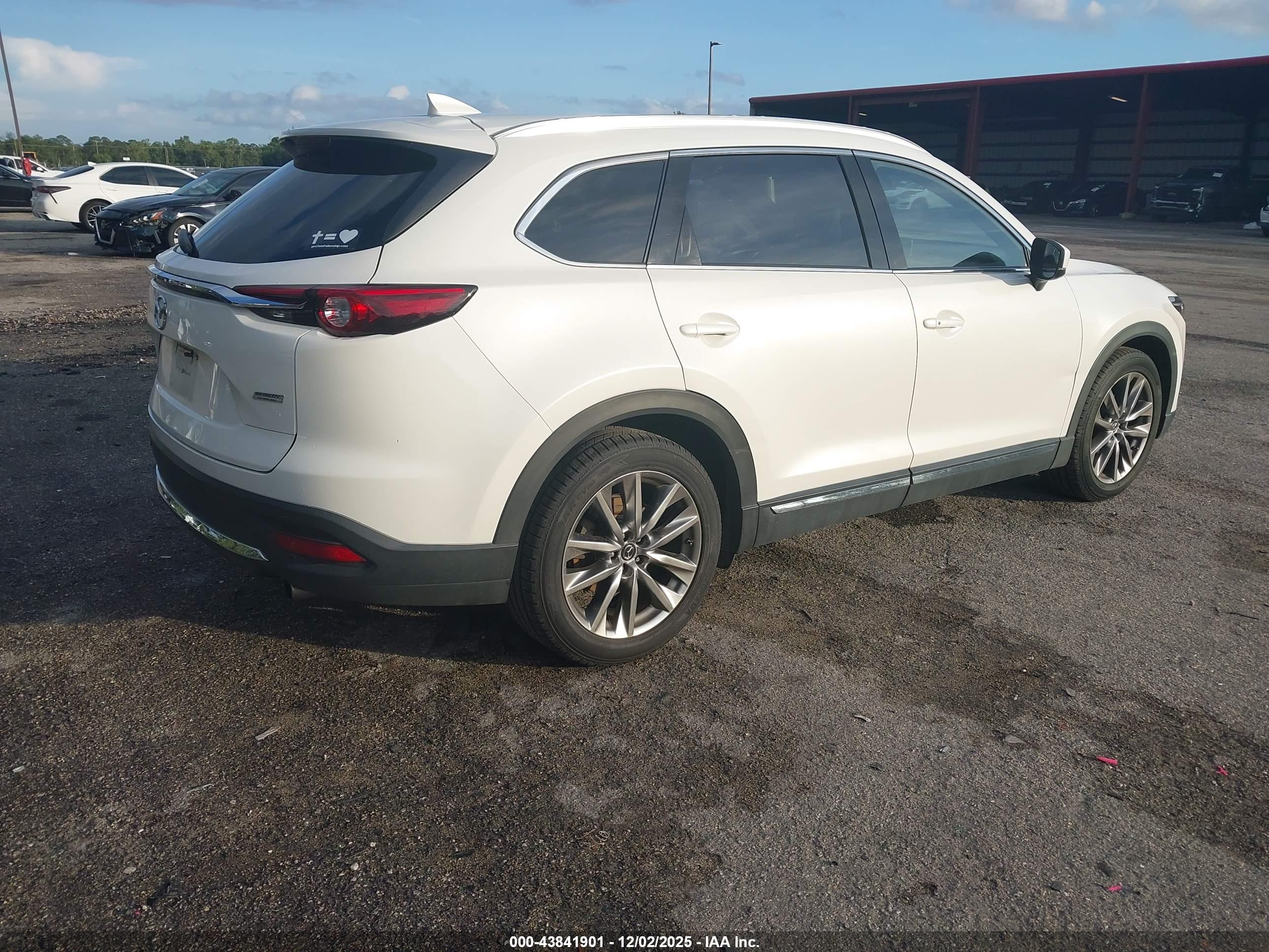 MAZDA CX-9 image 4