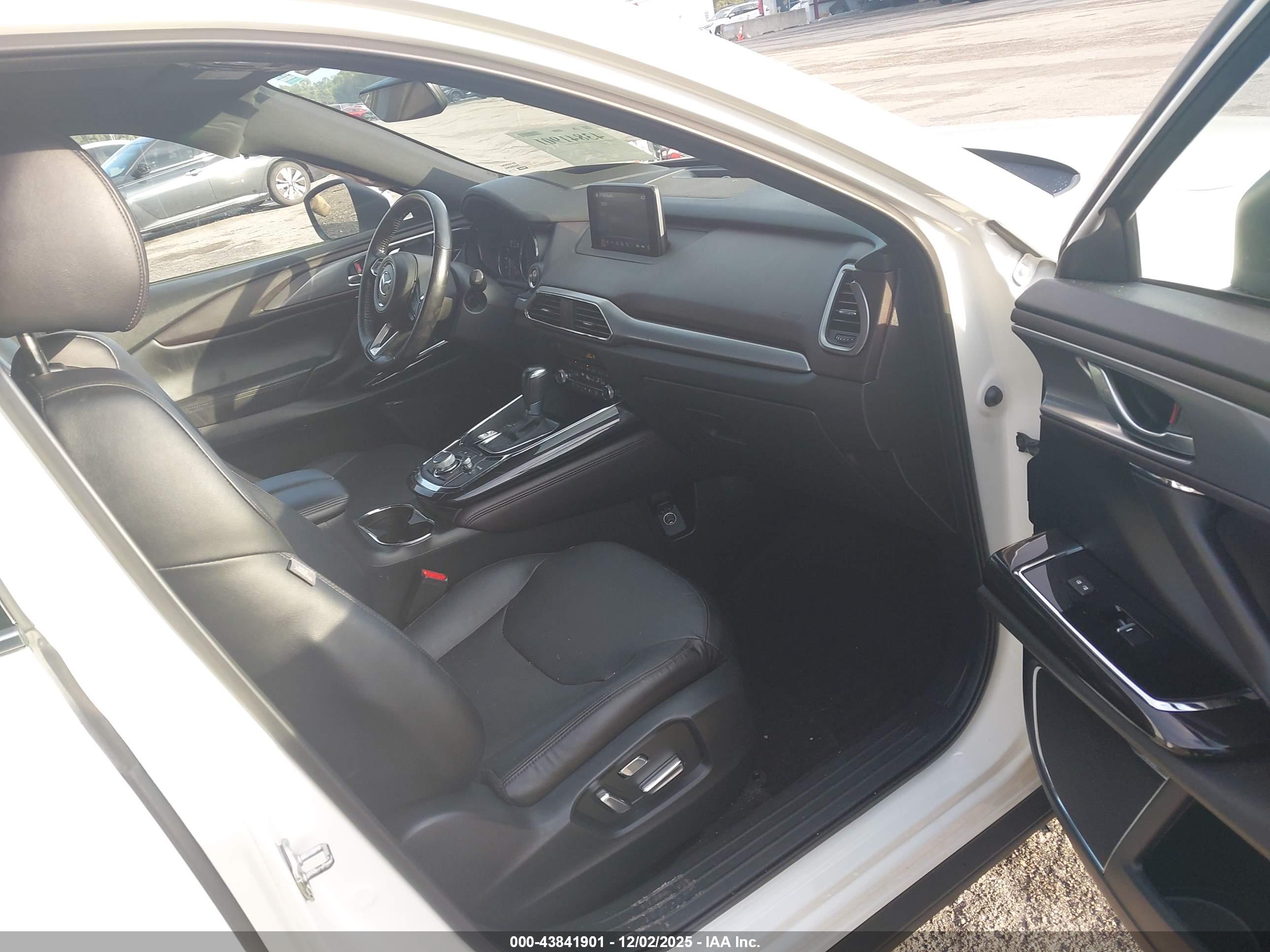 MAZDA CX-9 image 5