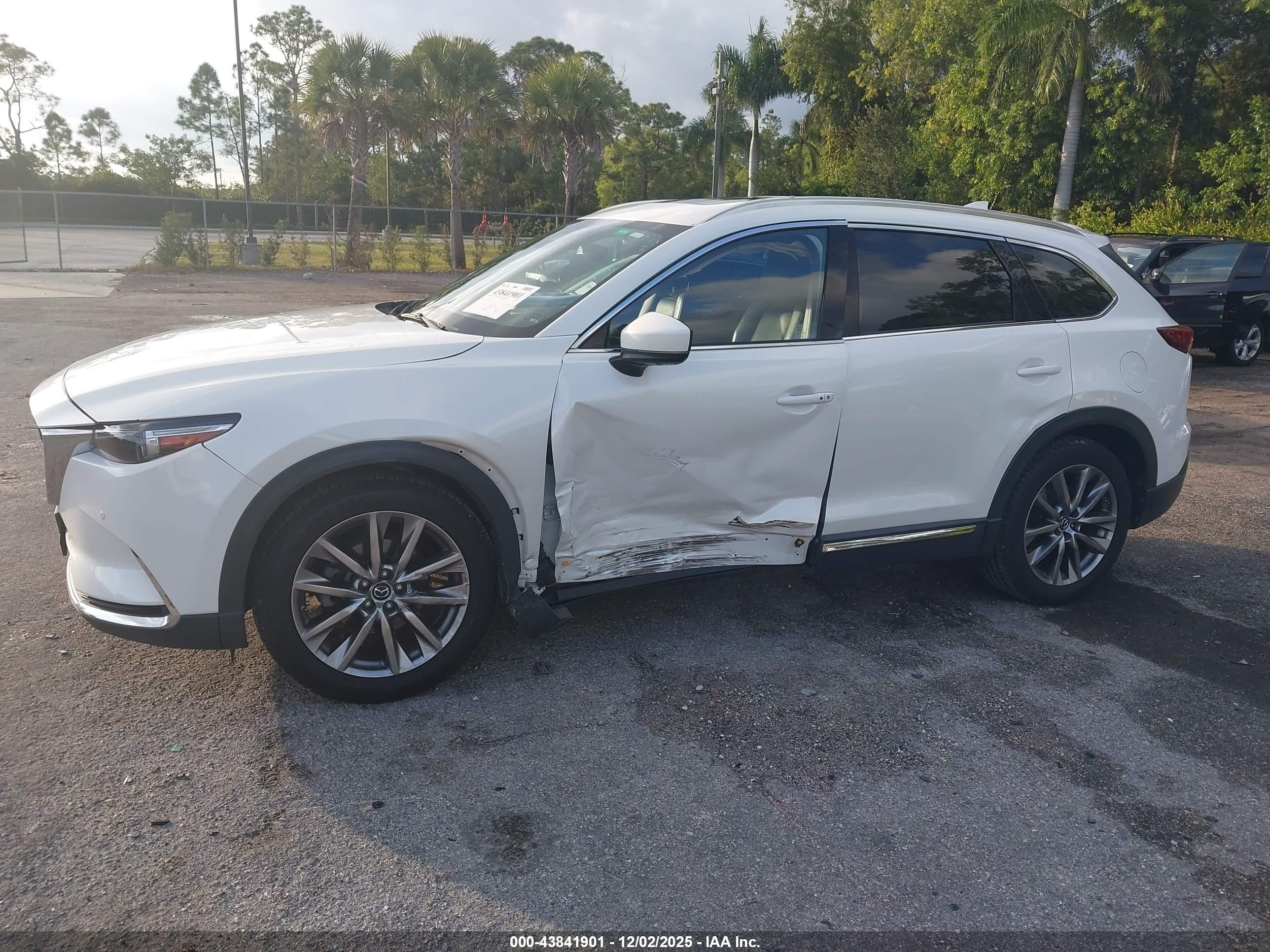 MAZDA CX-9 image 6