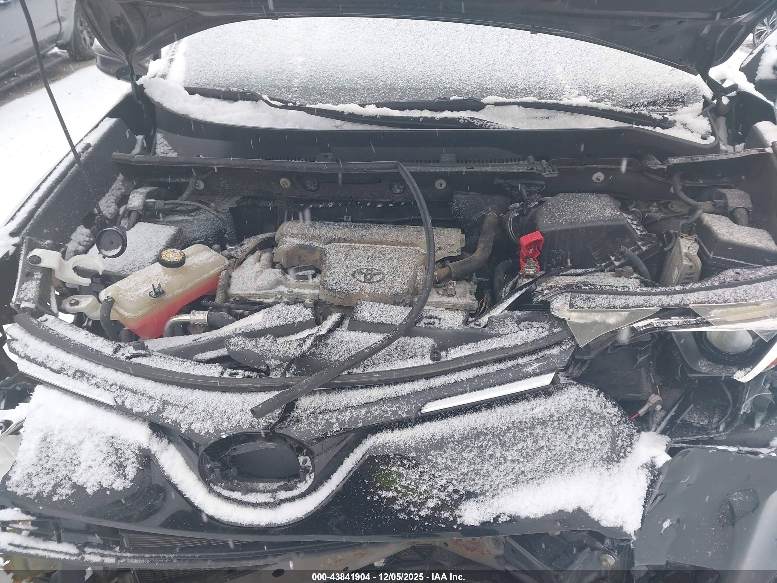 TOYOTA RAV4 image 10