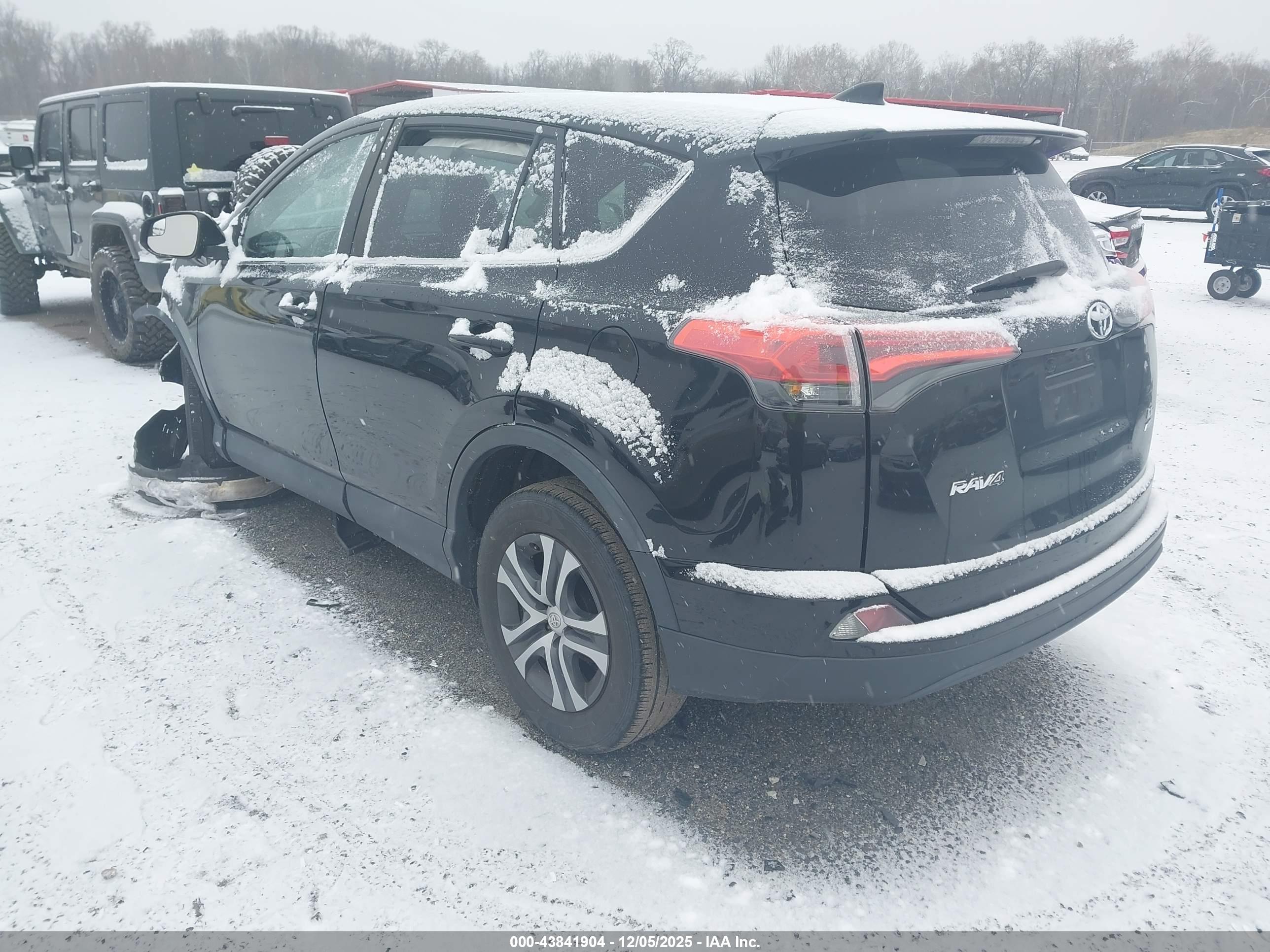 TOYOTA RAV4 image 3