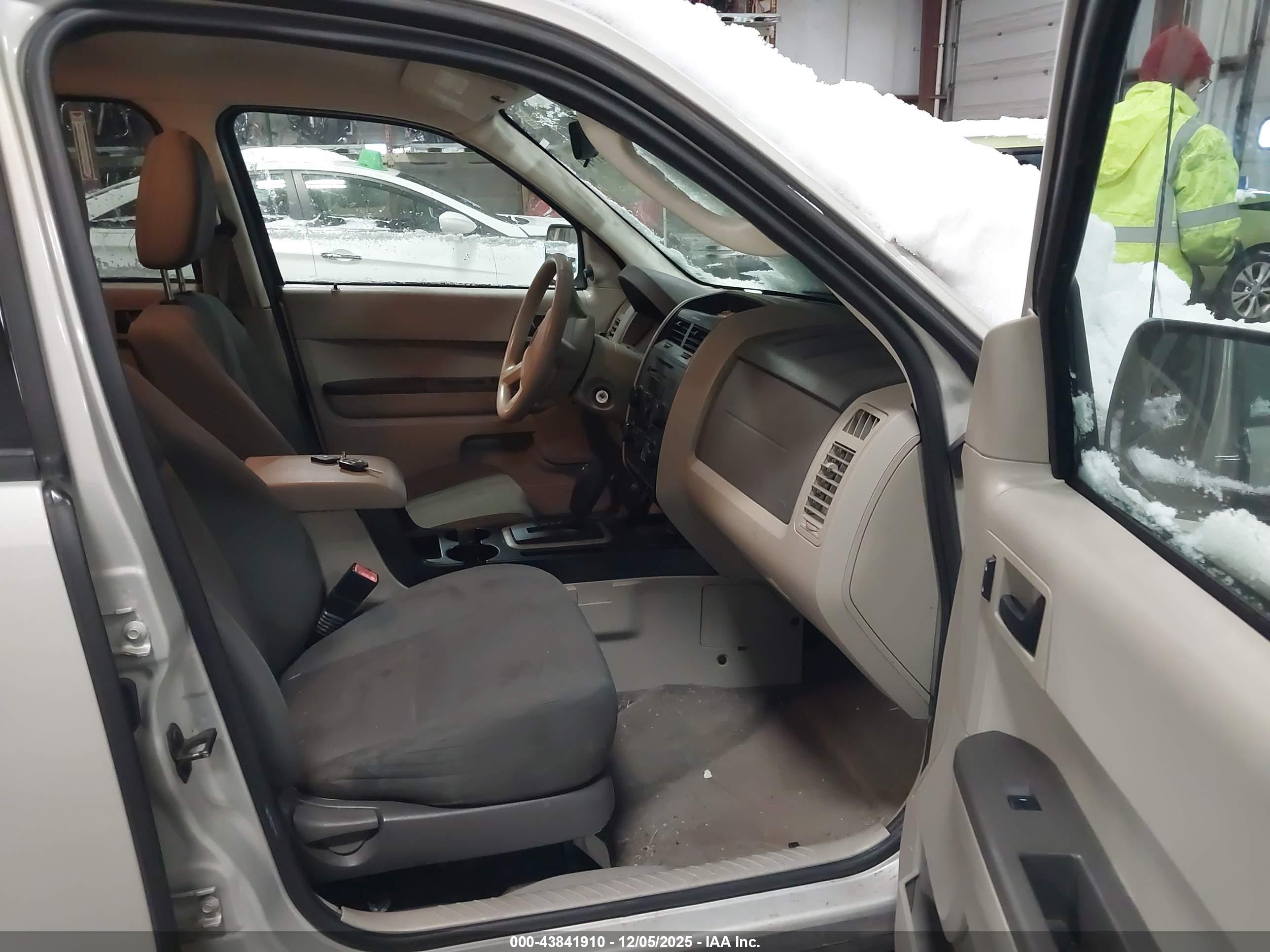 FORD ESCAPE image 5