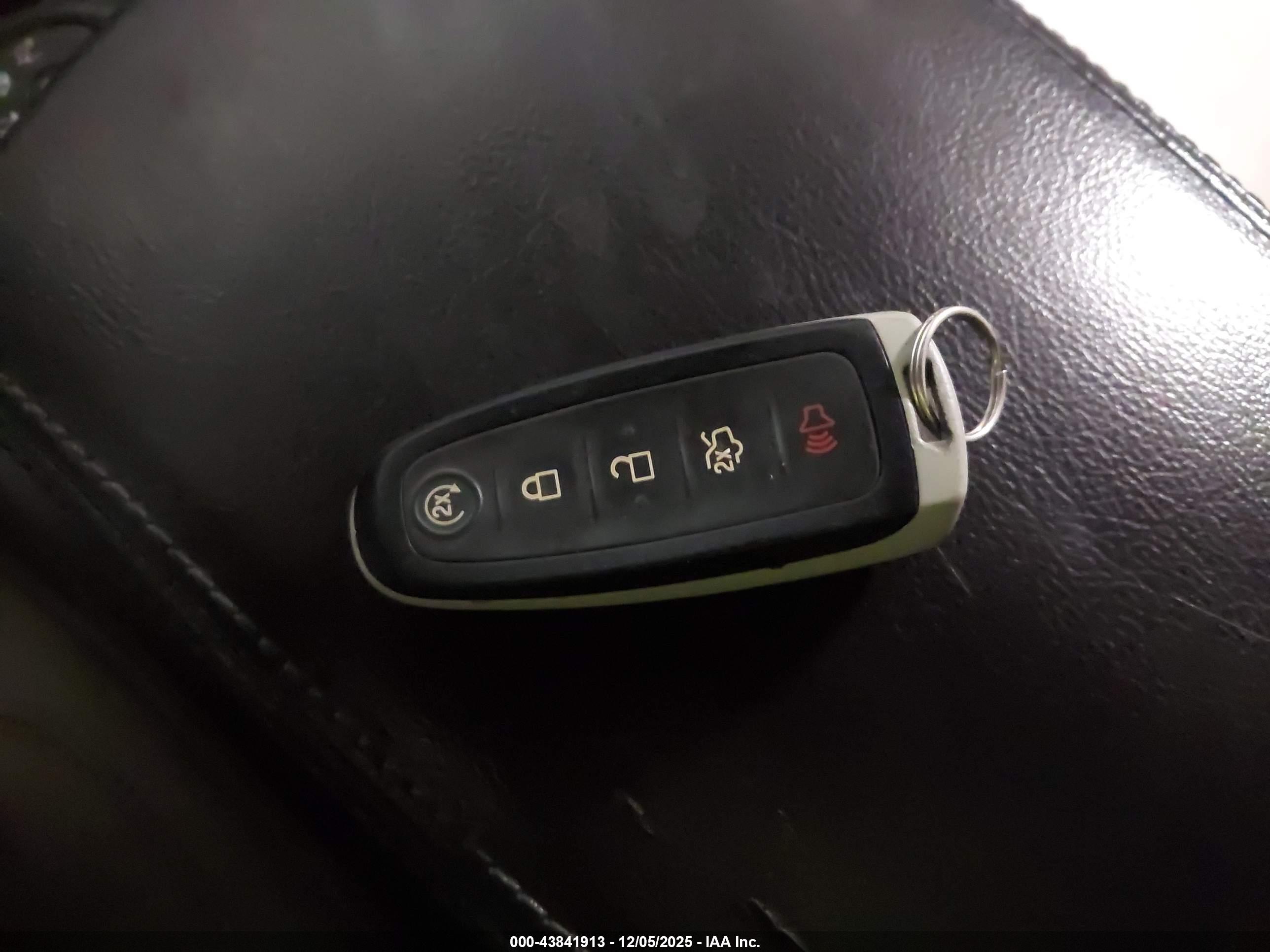 FORD EXPLORER image 11