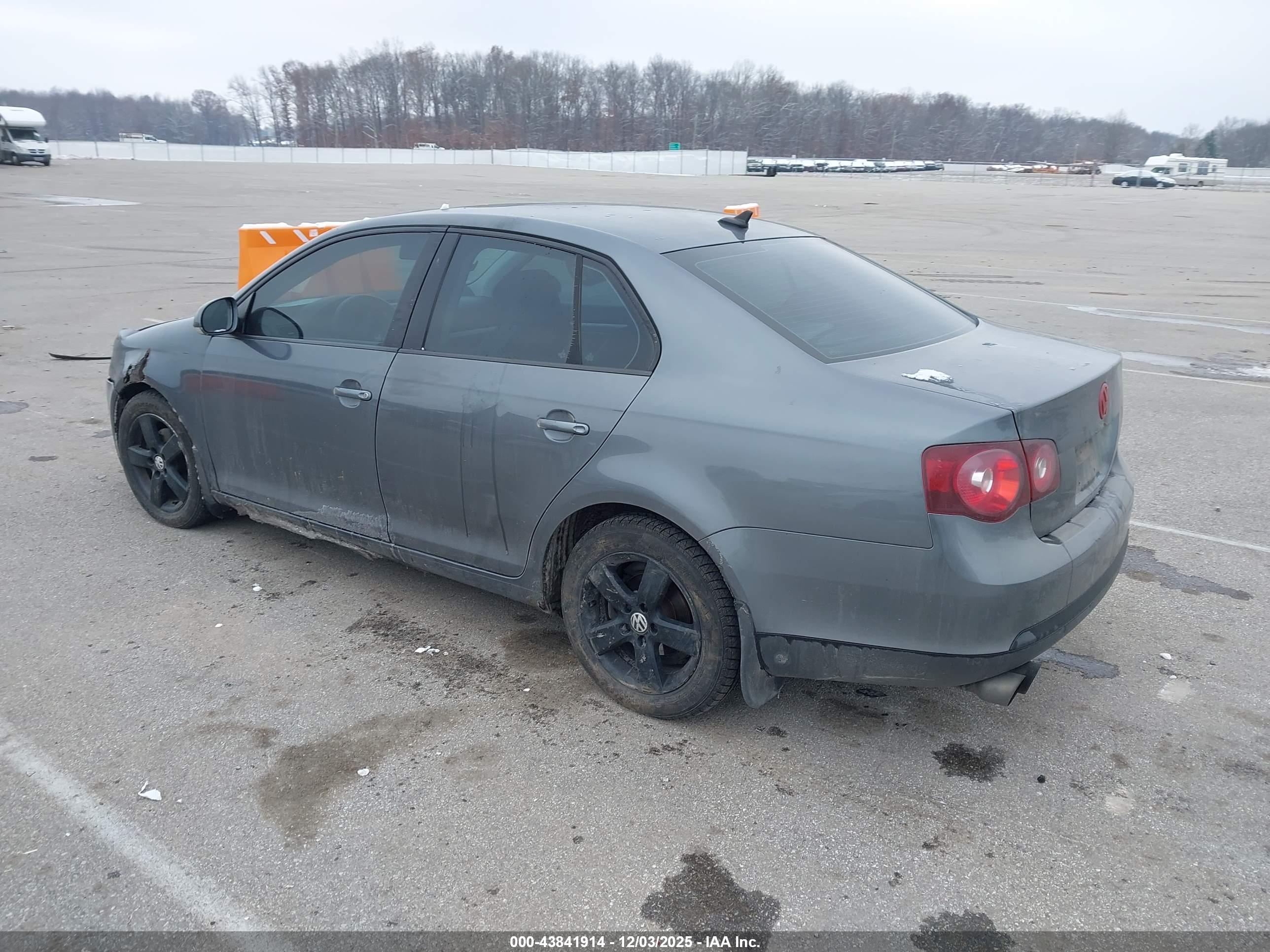 VOLKSWAGEN JETTA image 3