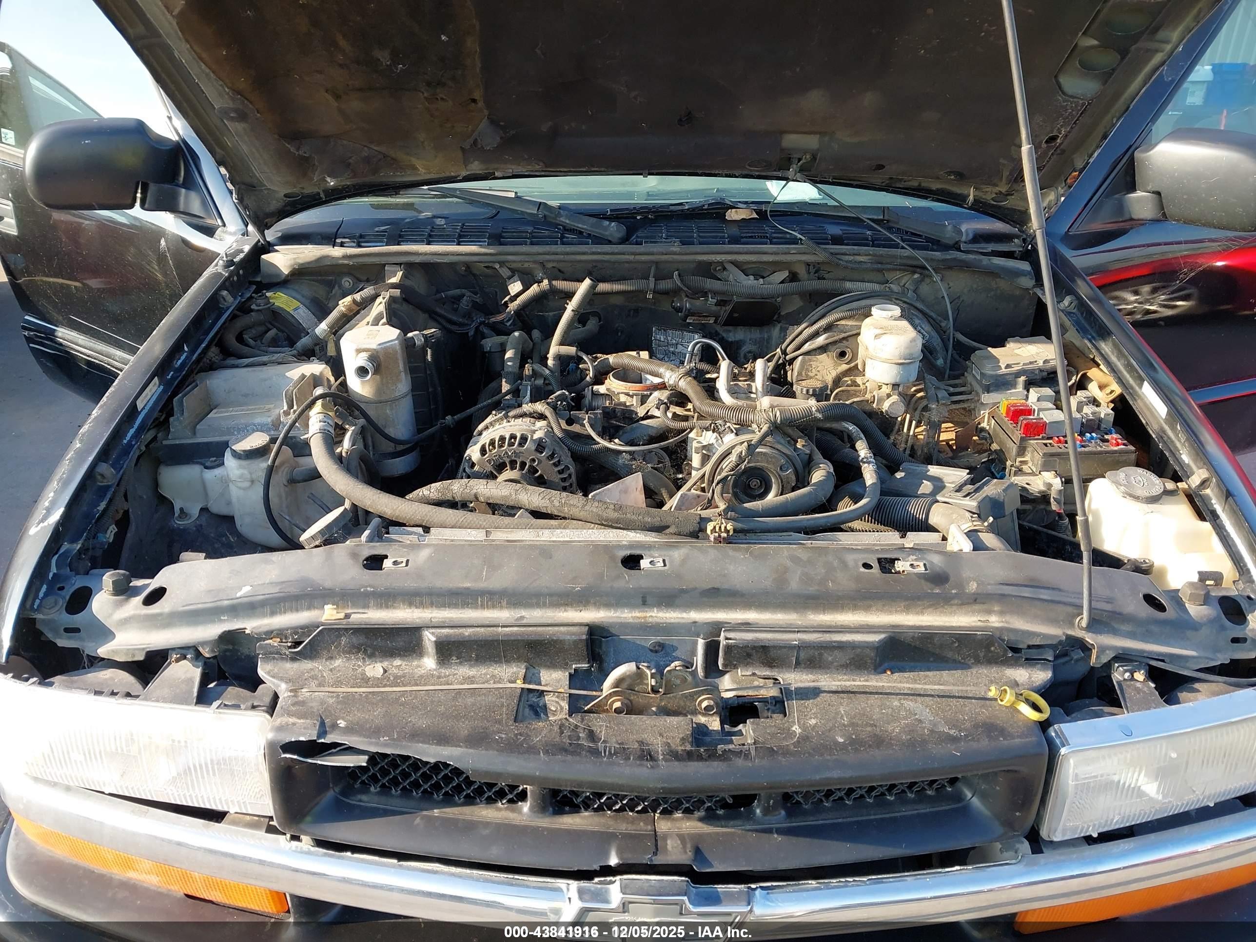 CHEVROLET S-10 image 10