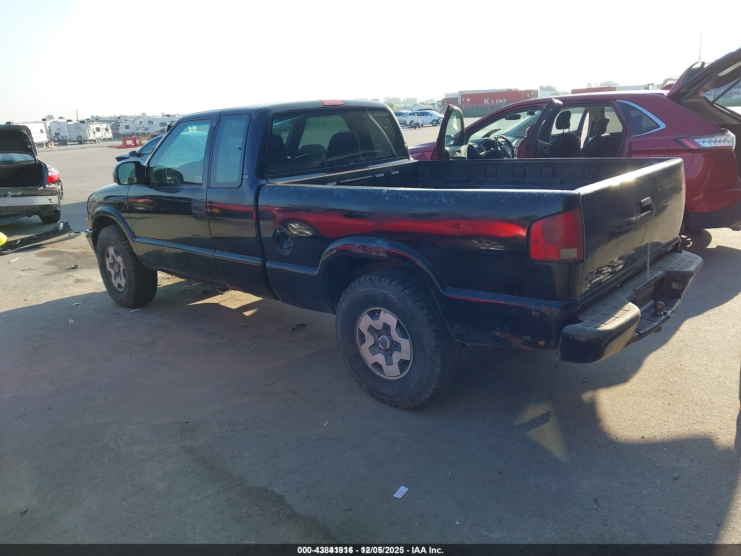 CHEVROLET S-10 image 3