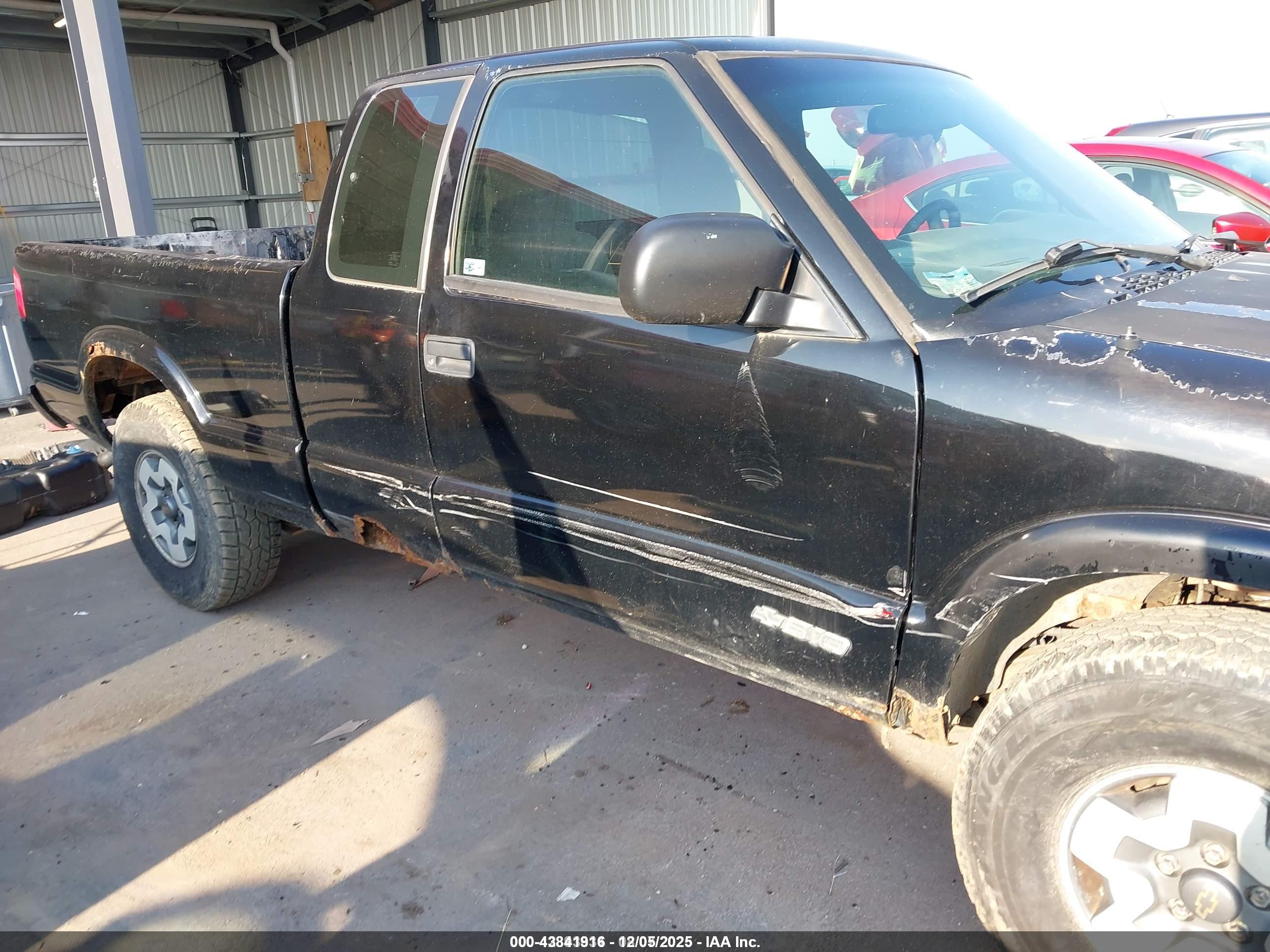 CHEVROLET S-10 image 6