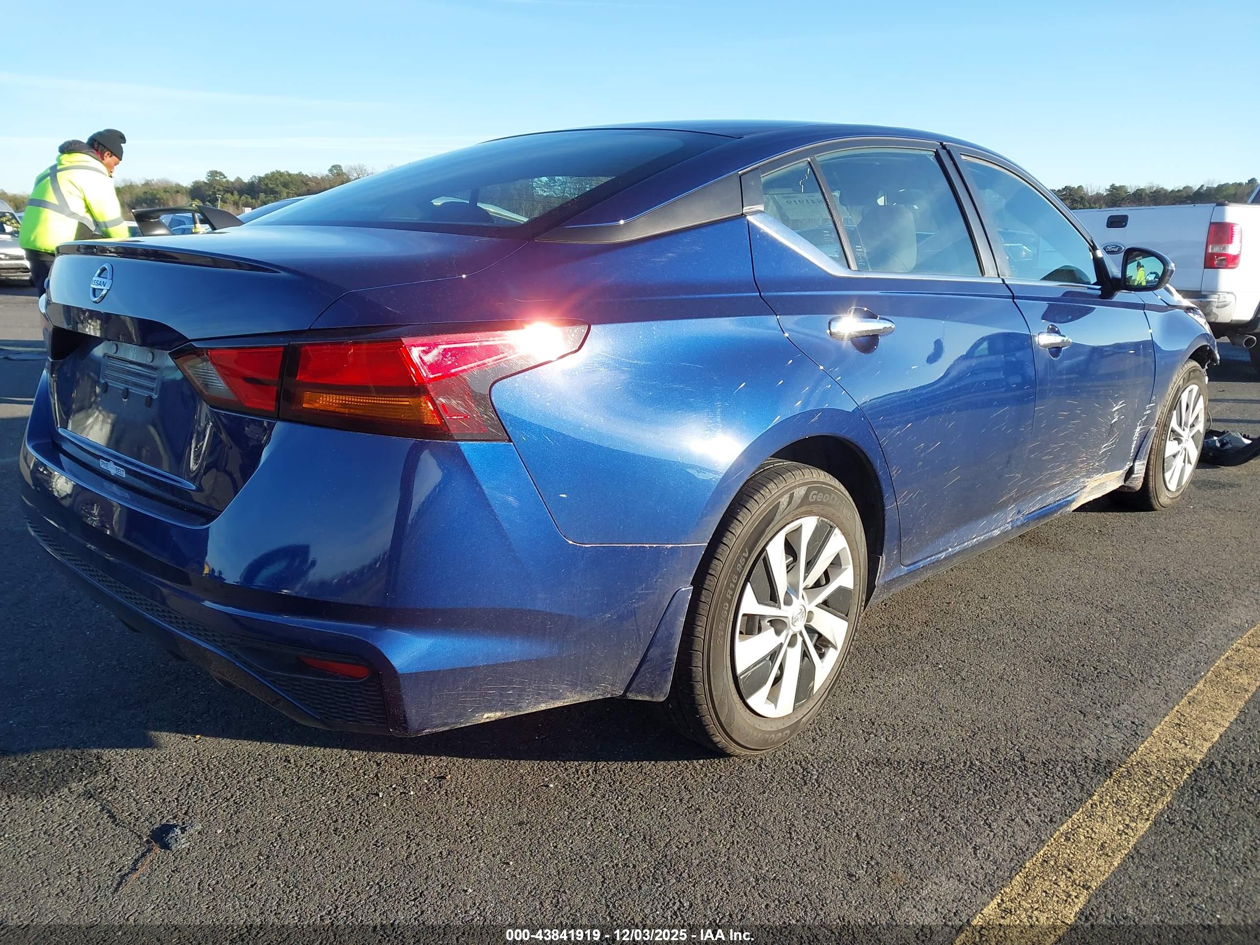 NISSAN ALTIMA image 4