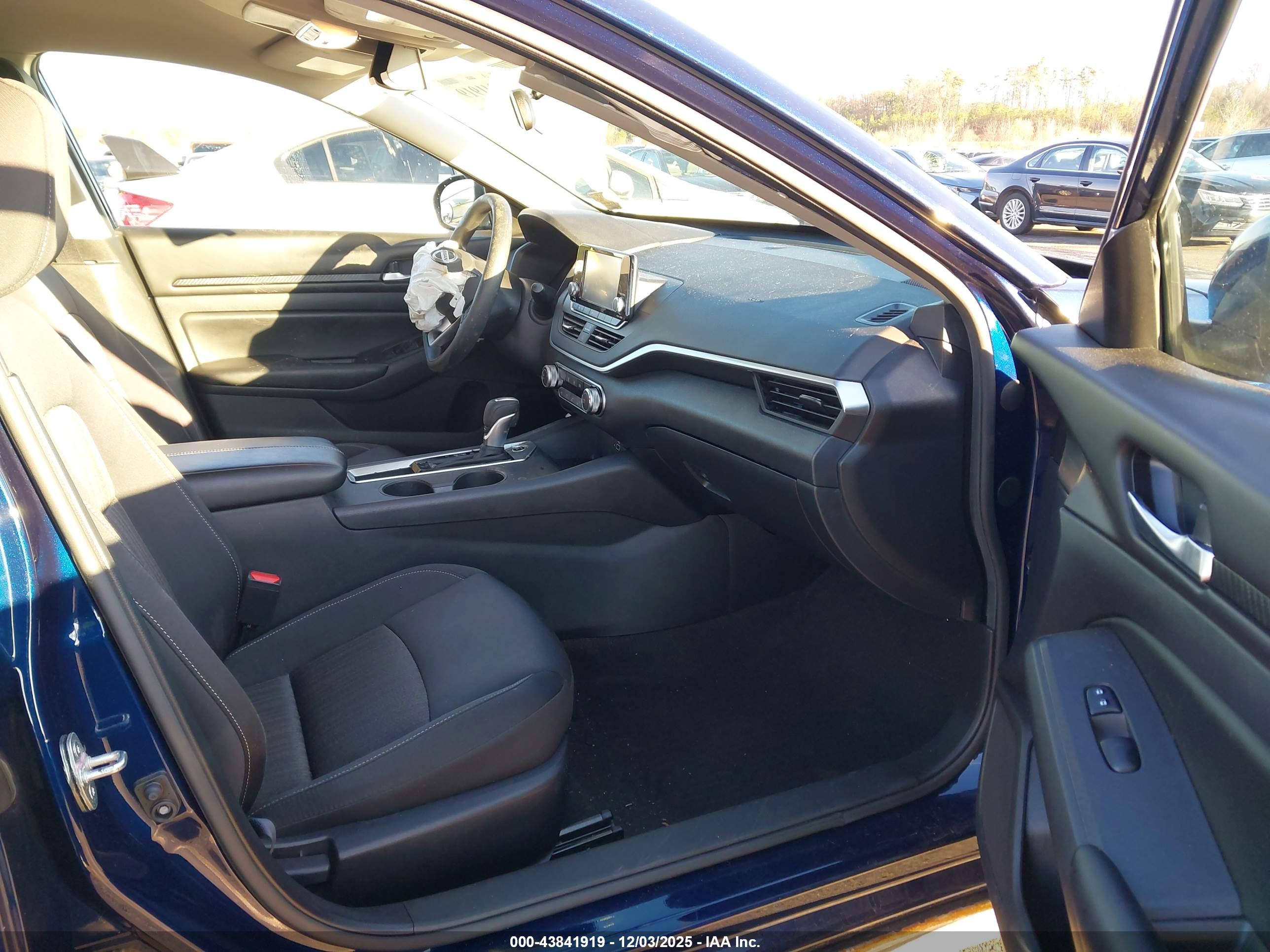 NISSAN ALTIMA image 5