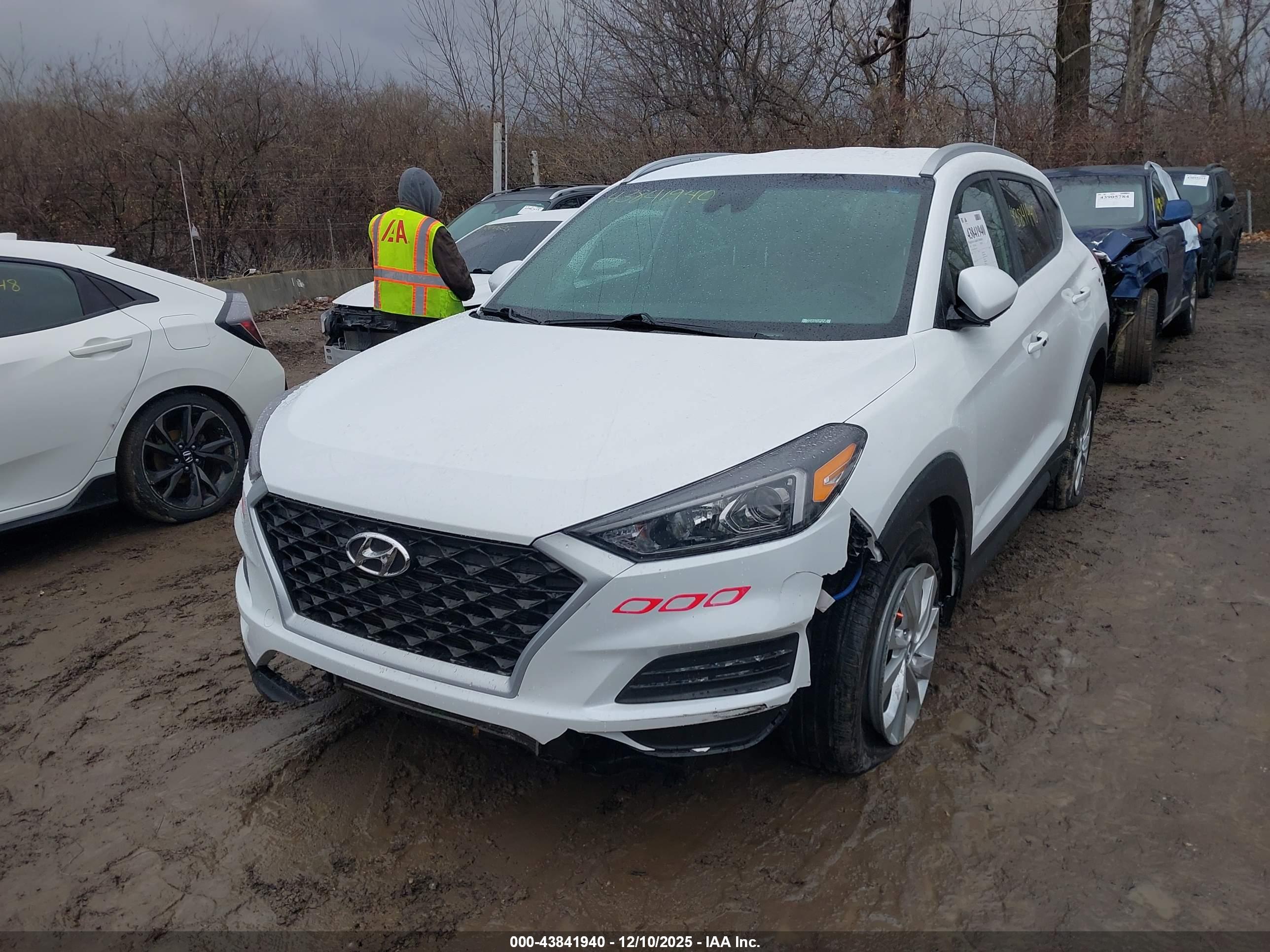 HYUNDAI TUCSON image 2
