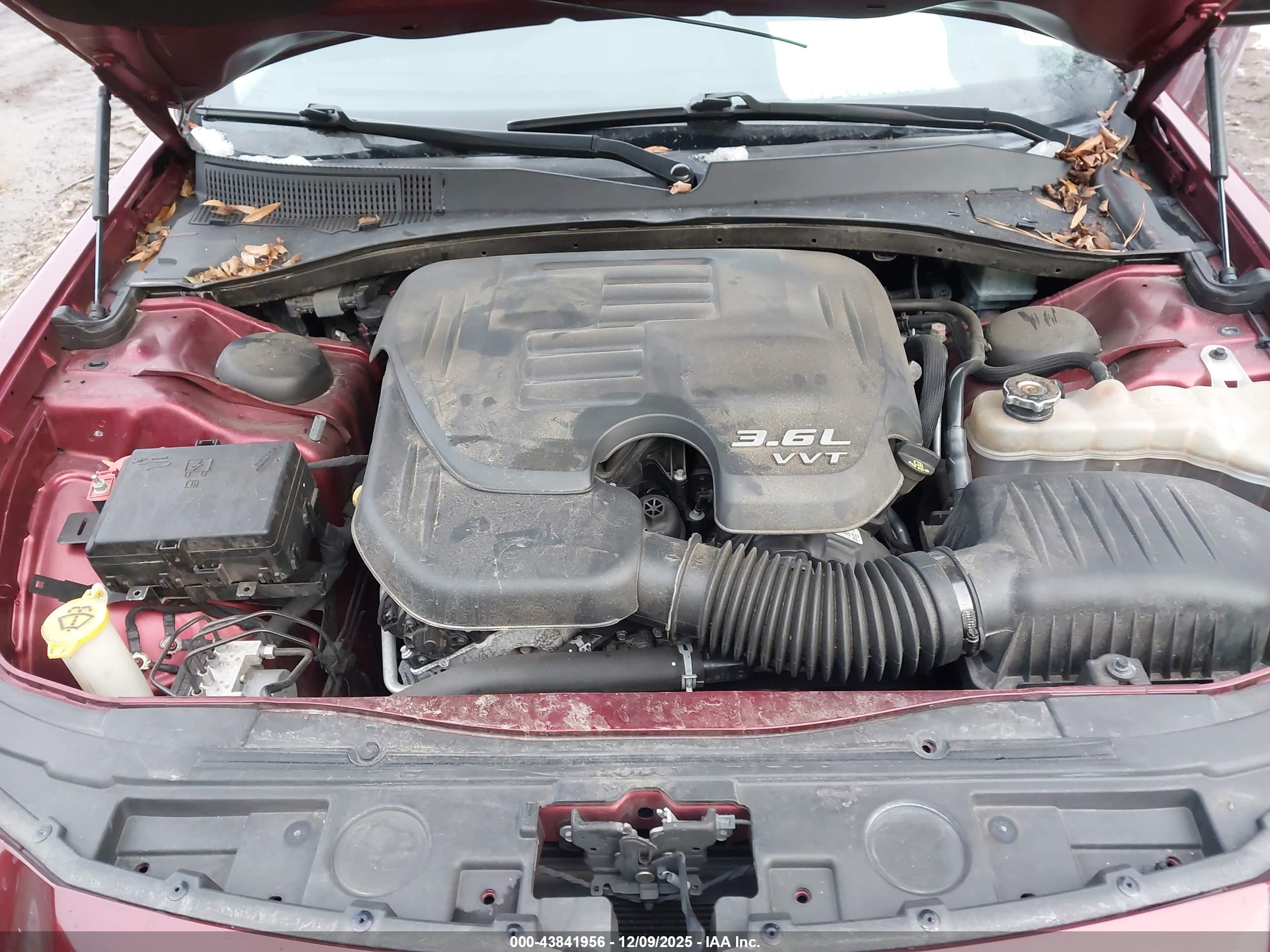 CHRYSLER 300 image 10