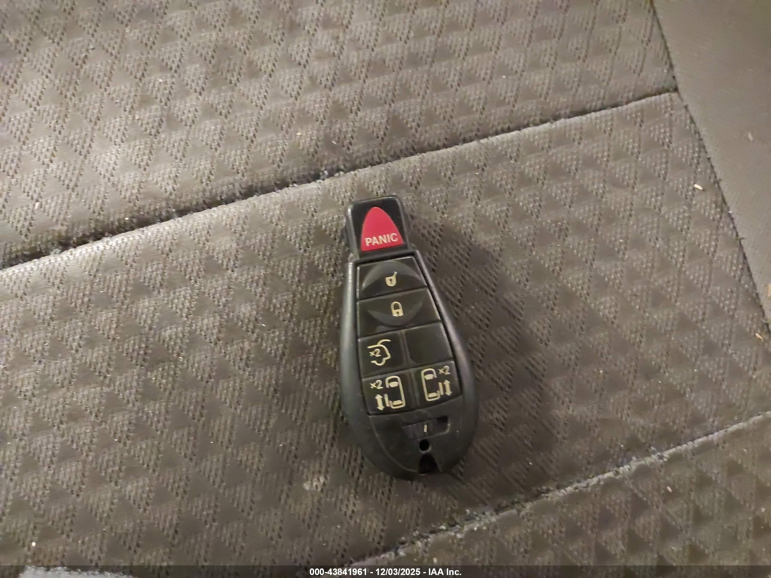 CHRYSLER TOWN image 11