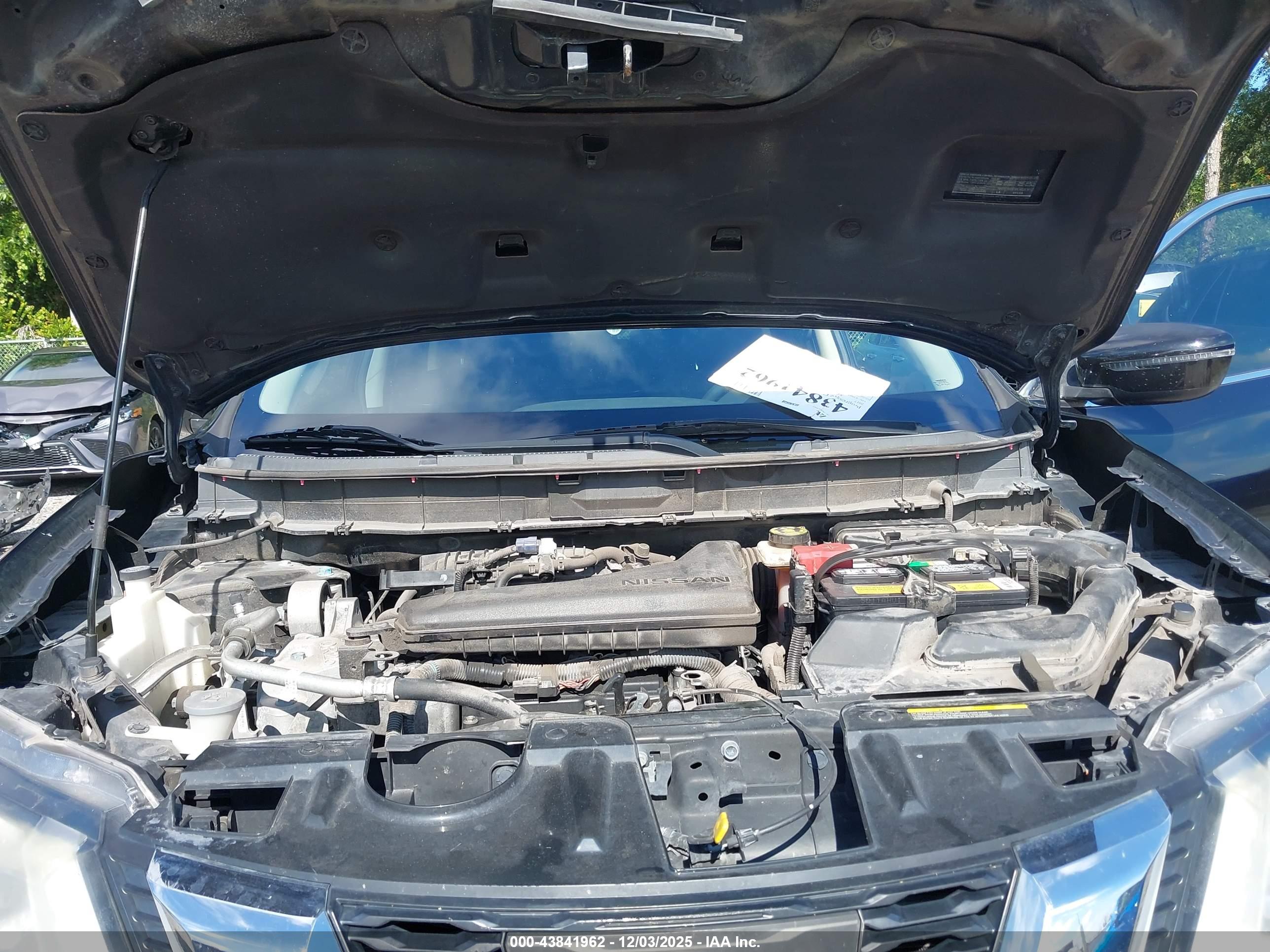 NISSAN ROGUE image 10