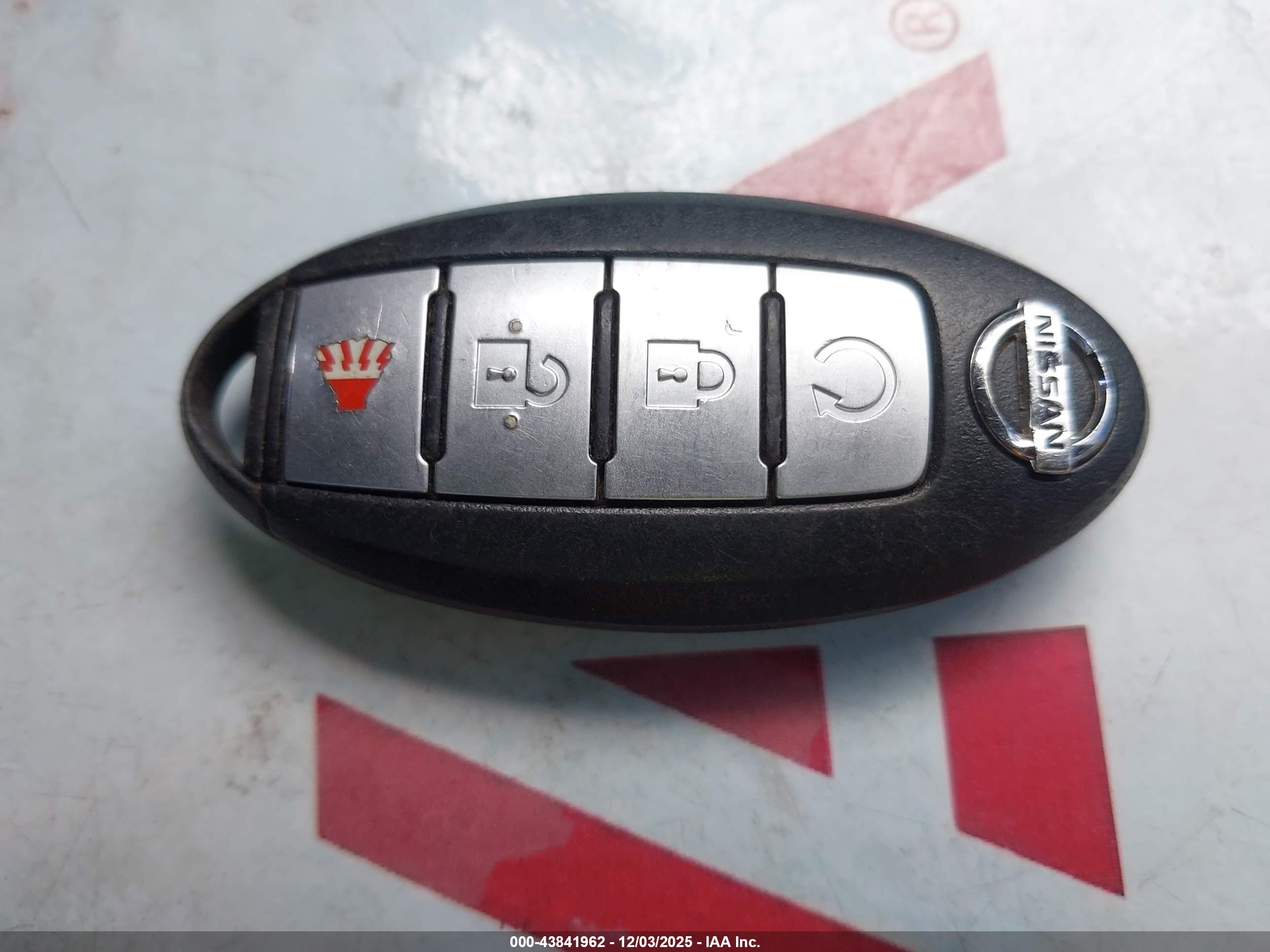 NISSAN ROGUE image 11