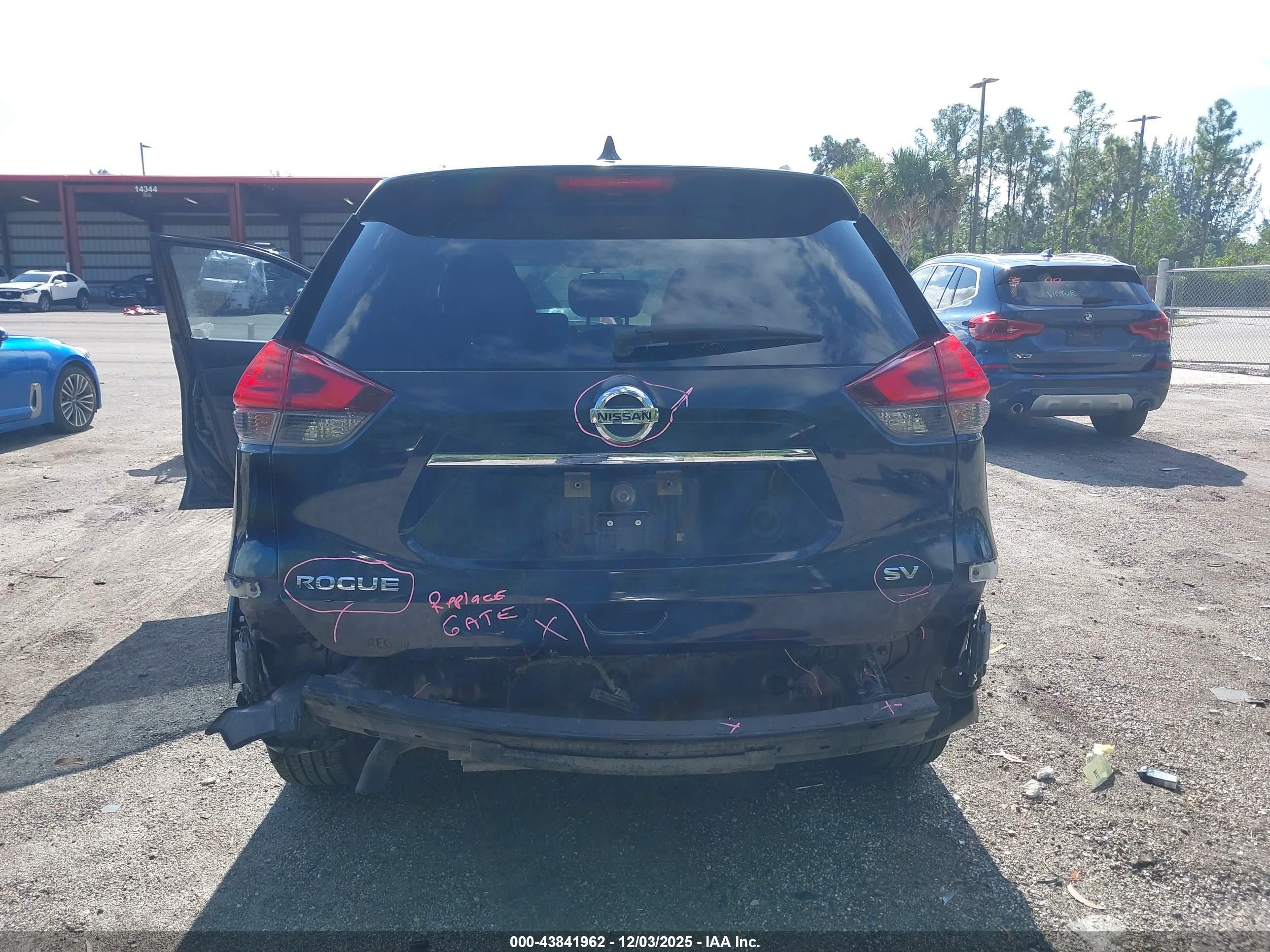 NISSAN ROGUE image 6