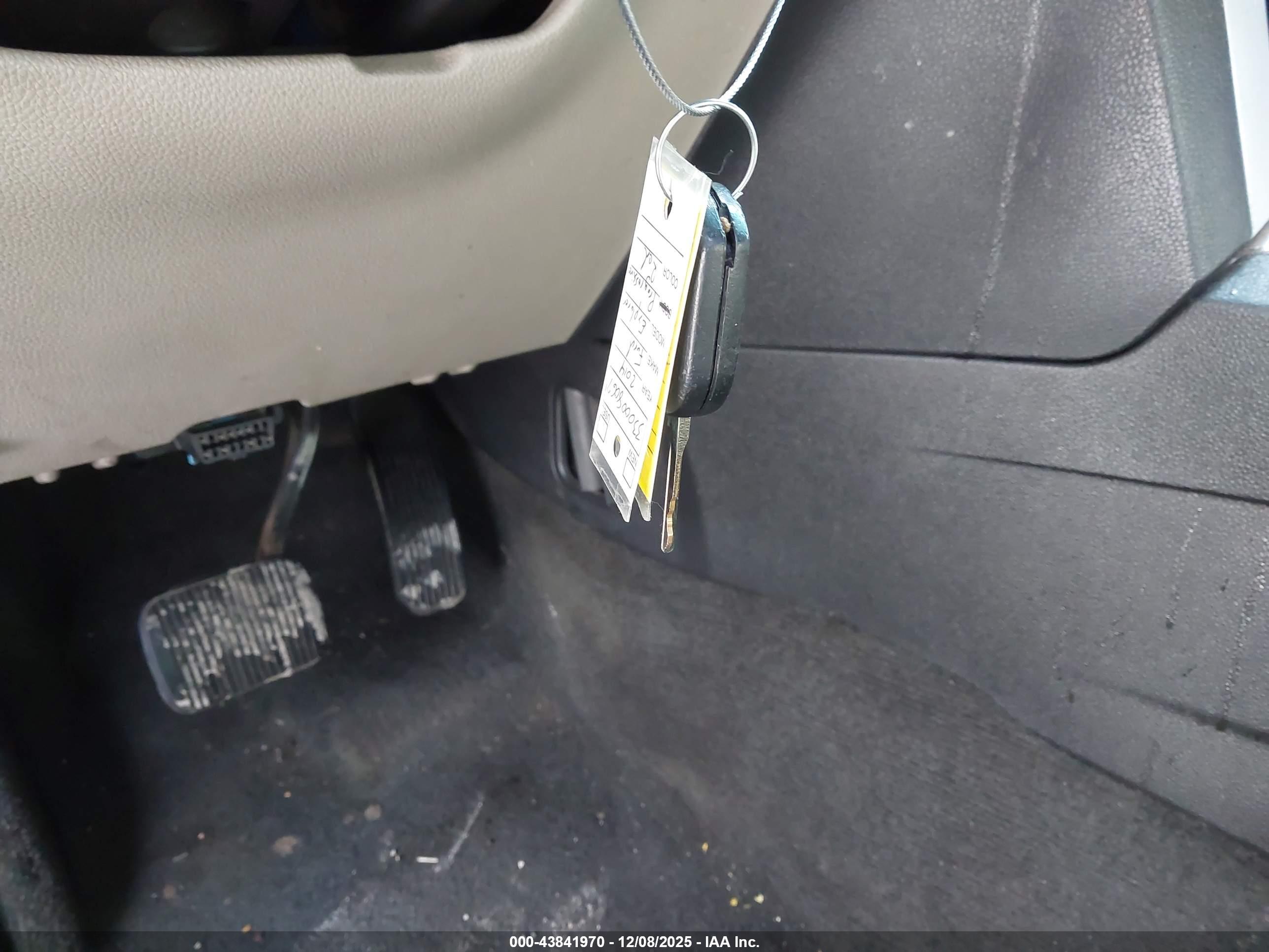 FORD EXPLORER image 11